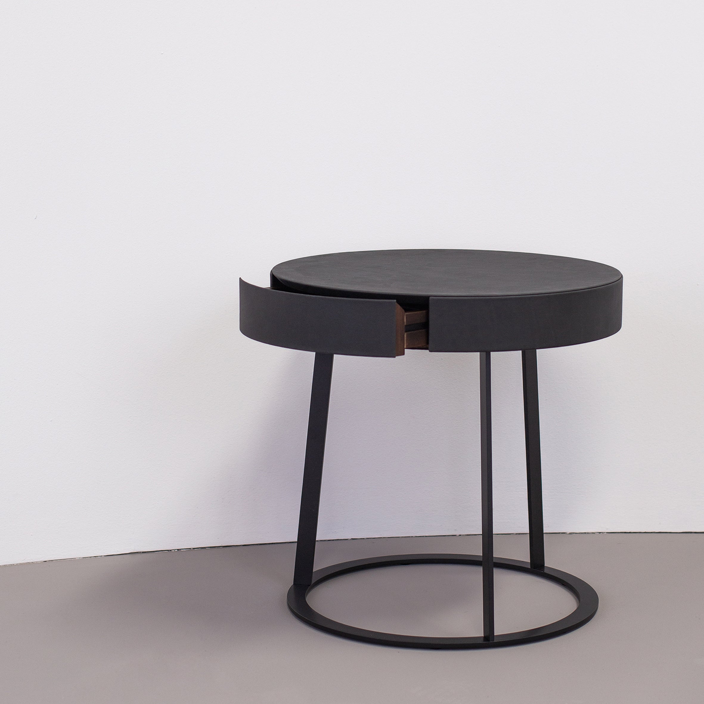 Jules de Nuit Night Table