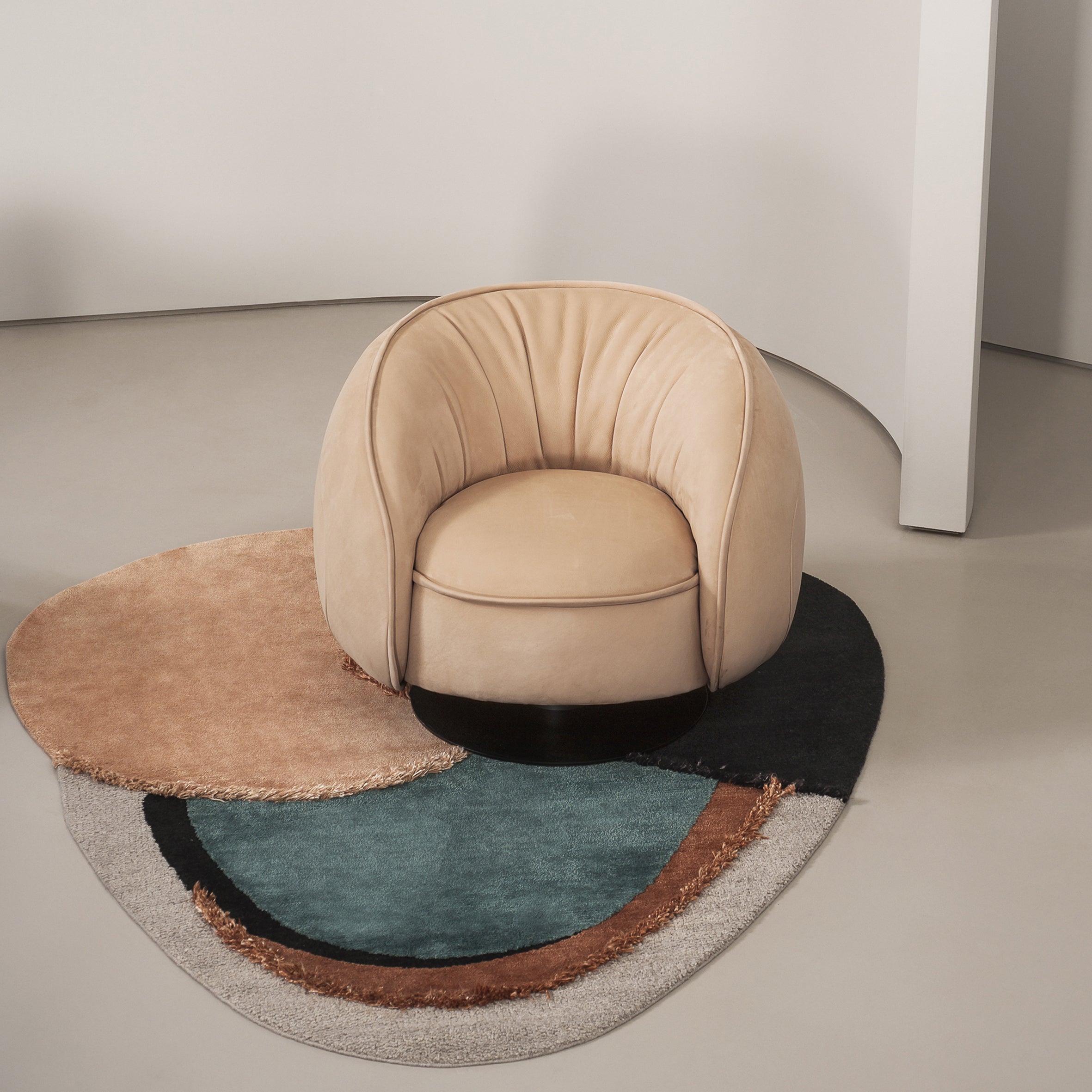 Leon Lounge Chair