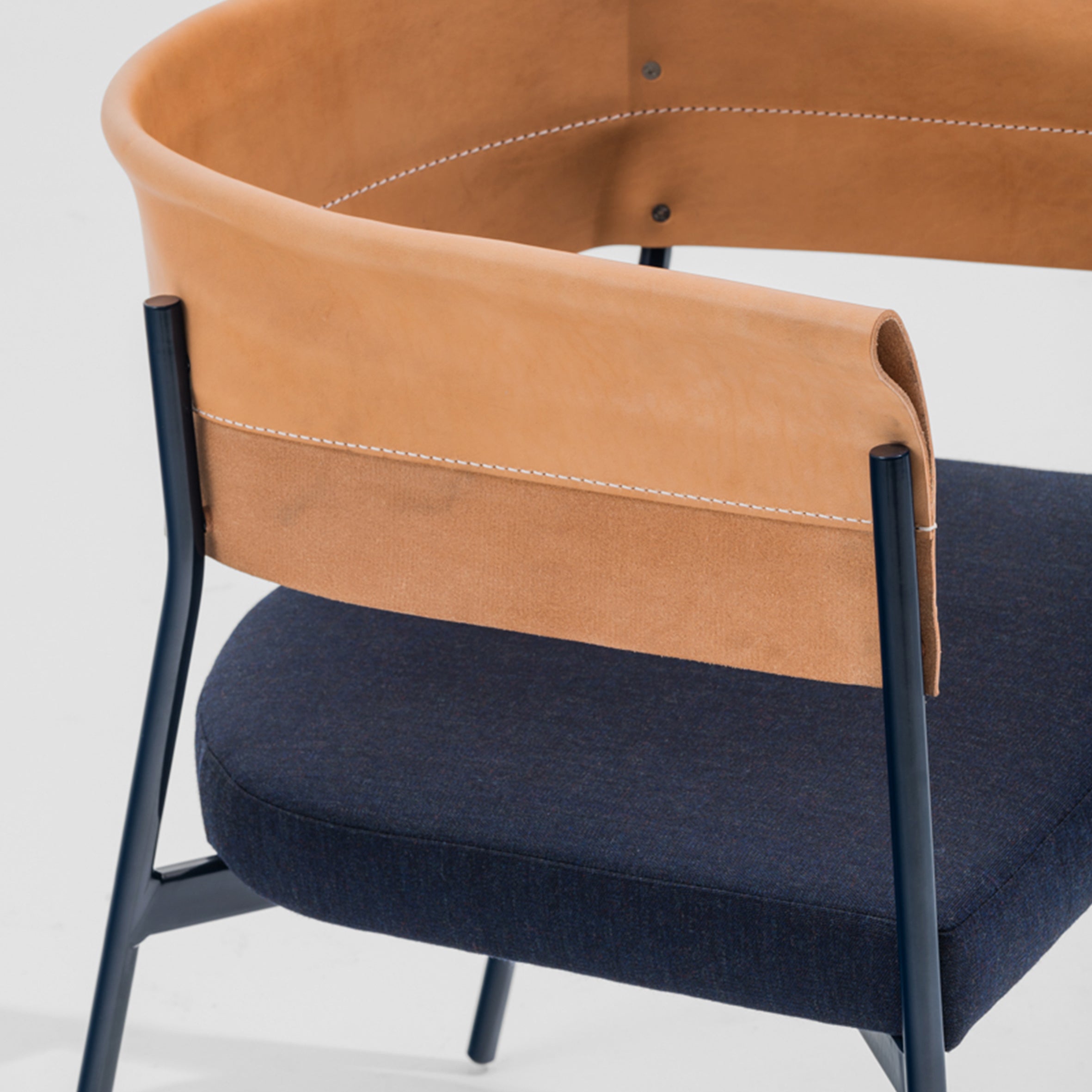 Gomito Lounge Chair