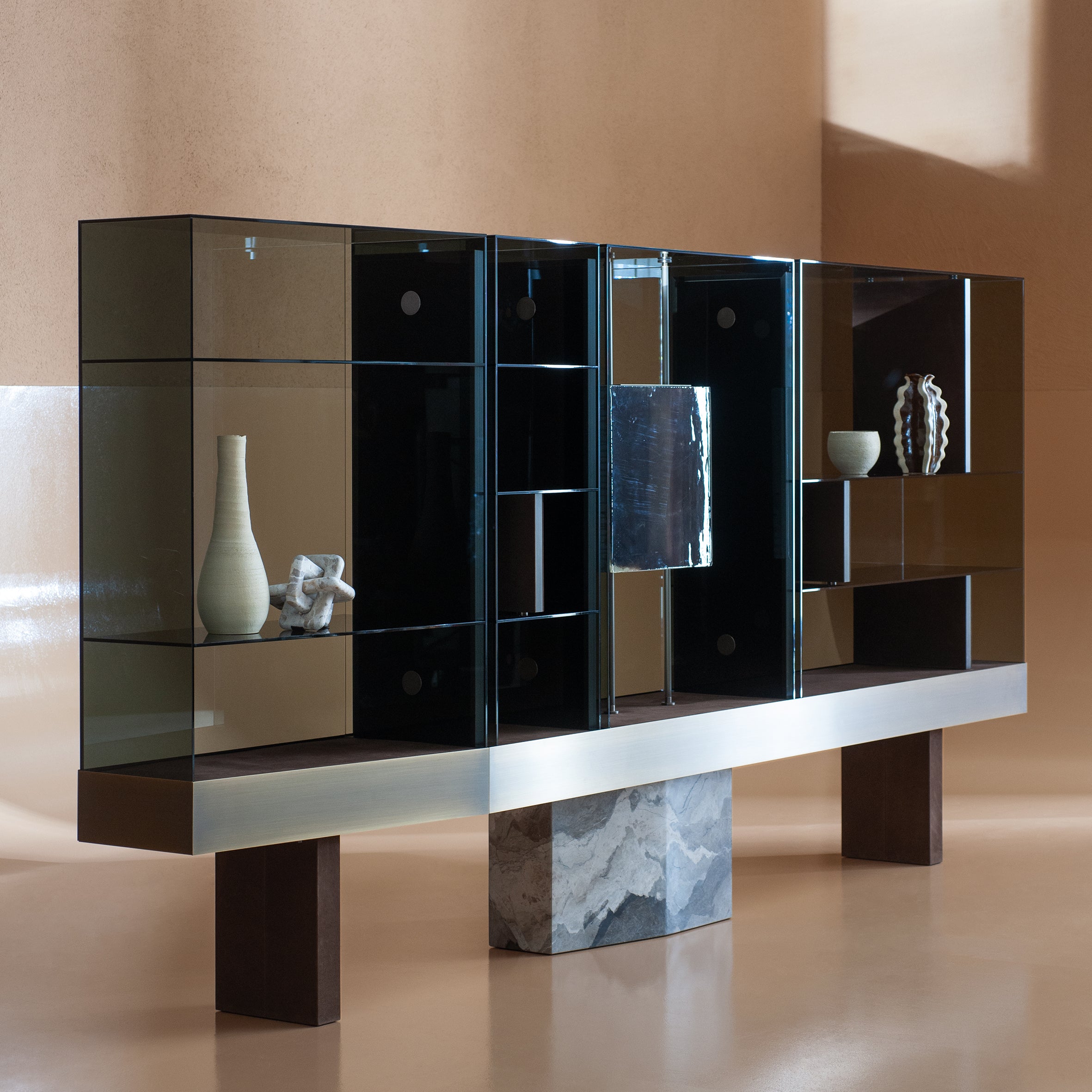 Amira Cabinet