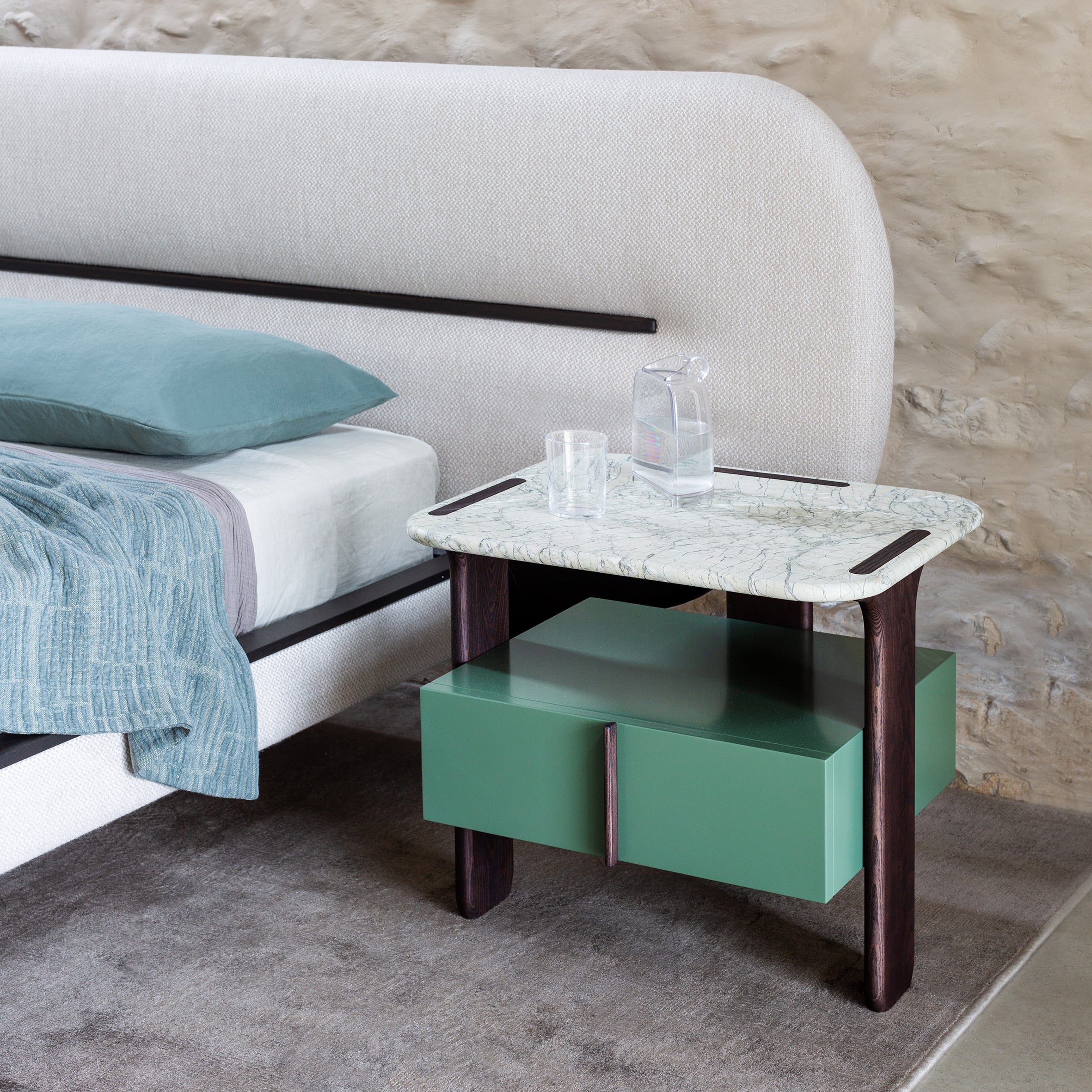 Lips Bed