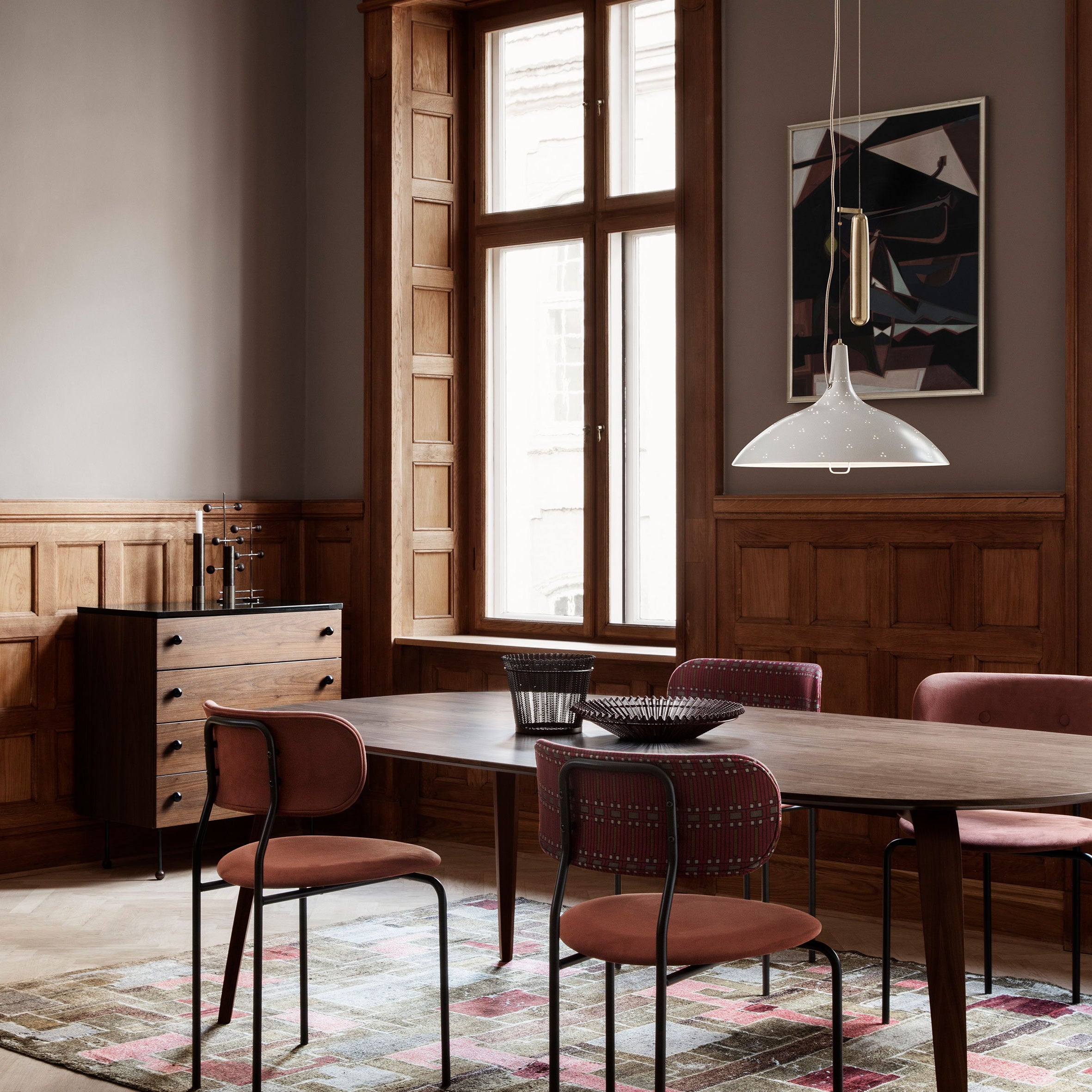 62 Dresser, 4 Drawers