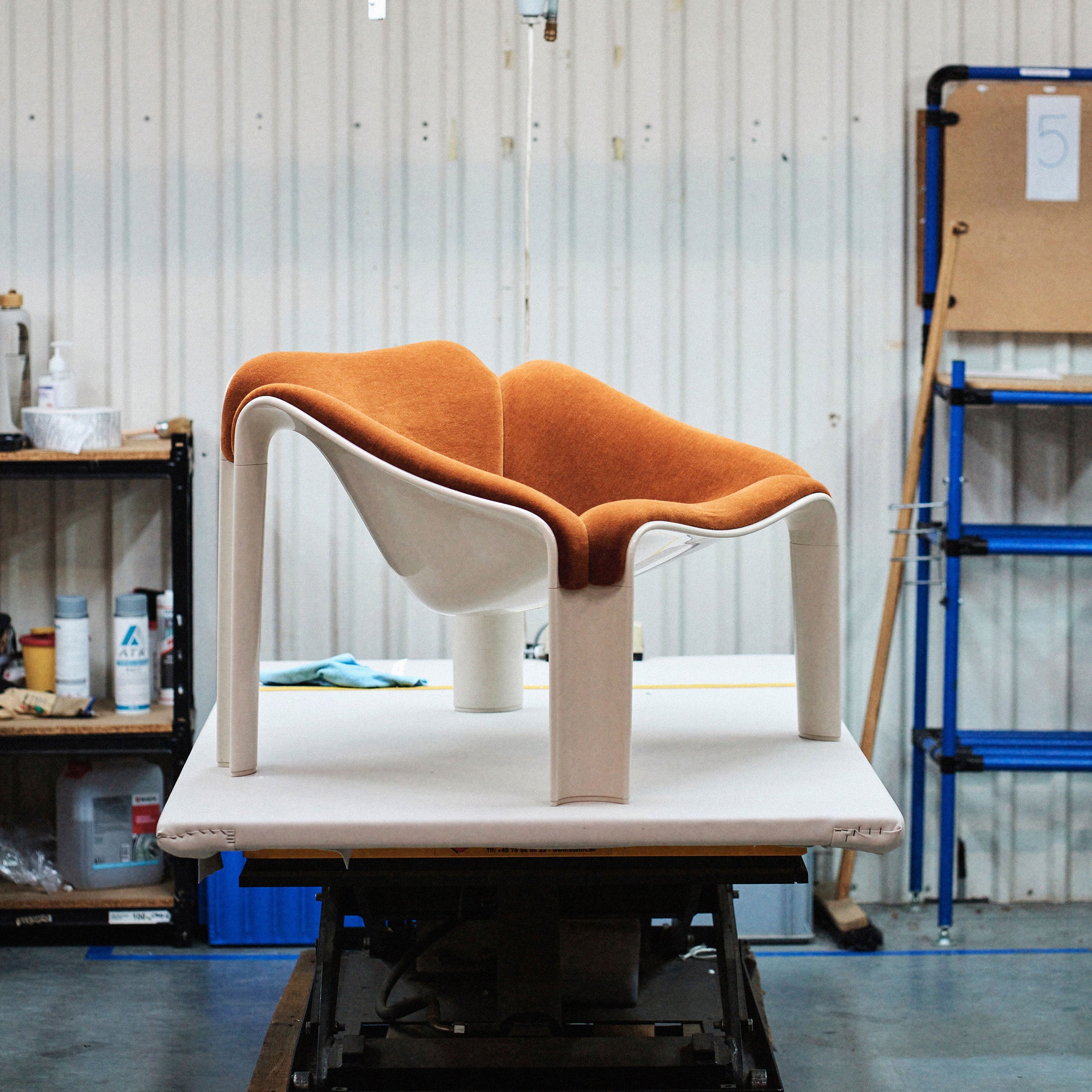 F300 Lounge Chair - Monologue London