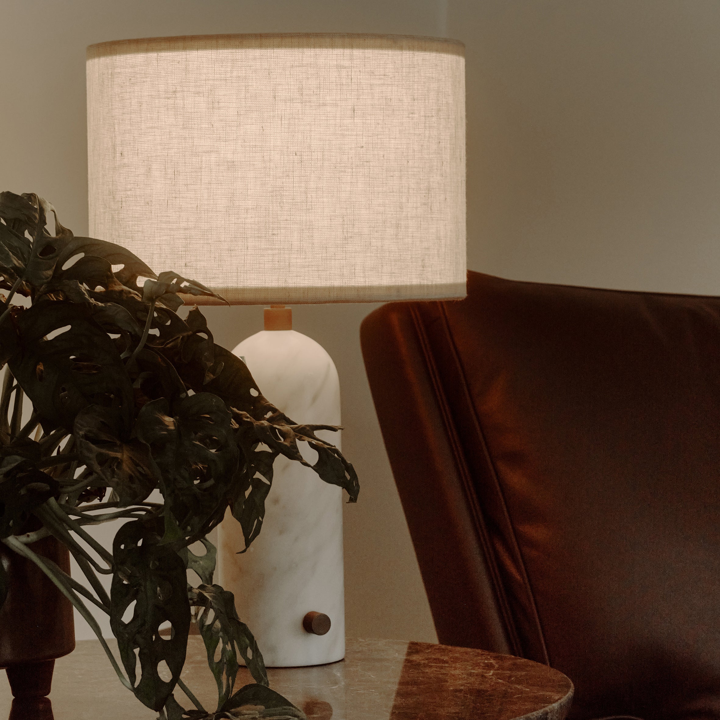 Gravity Table Lamp