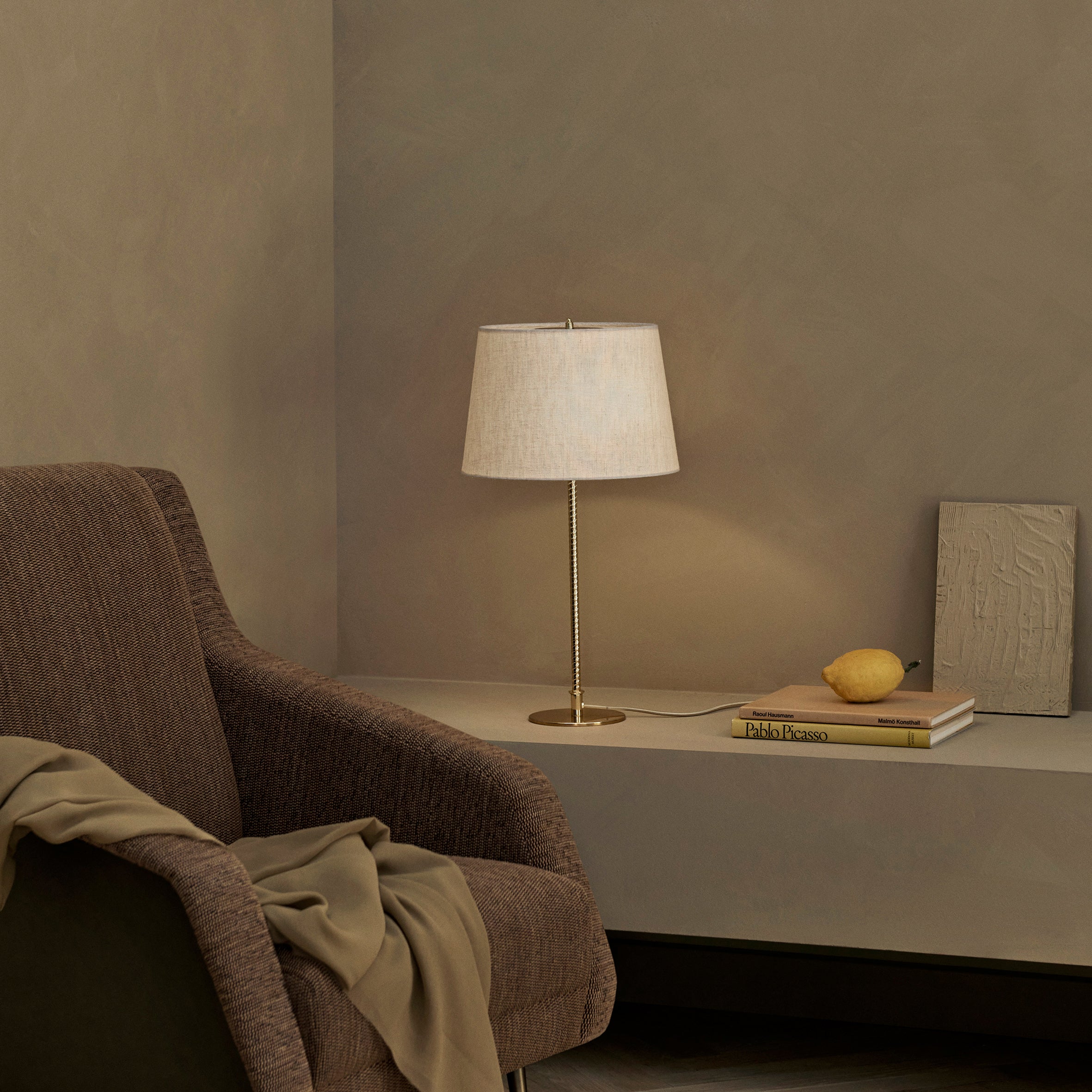 9205 Table Lamp