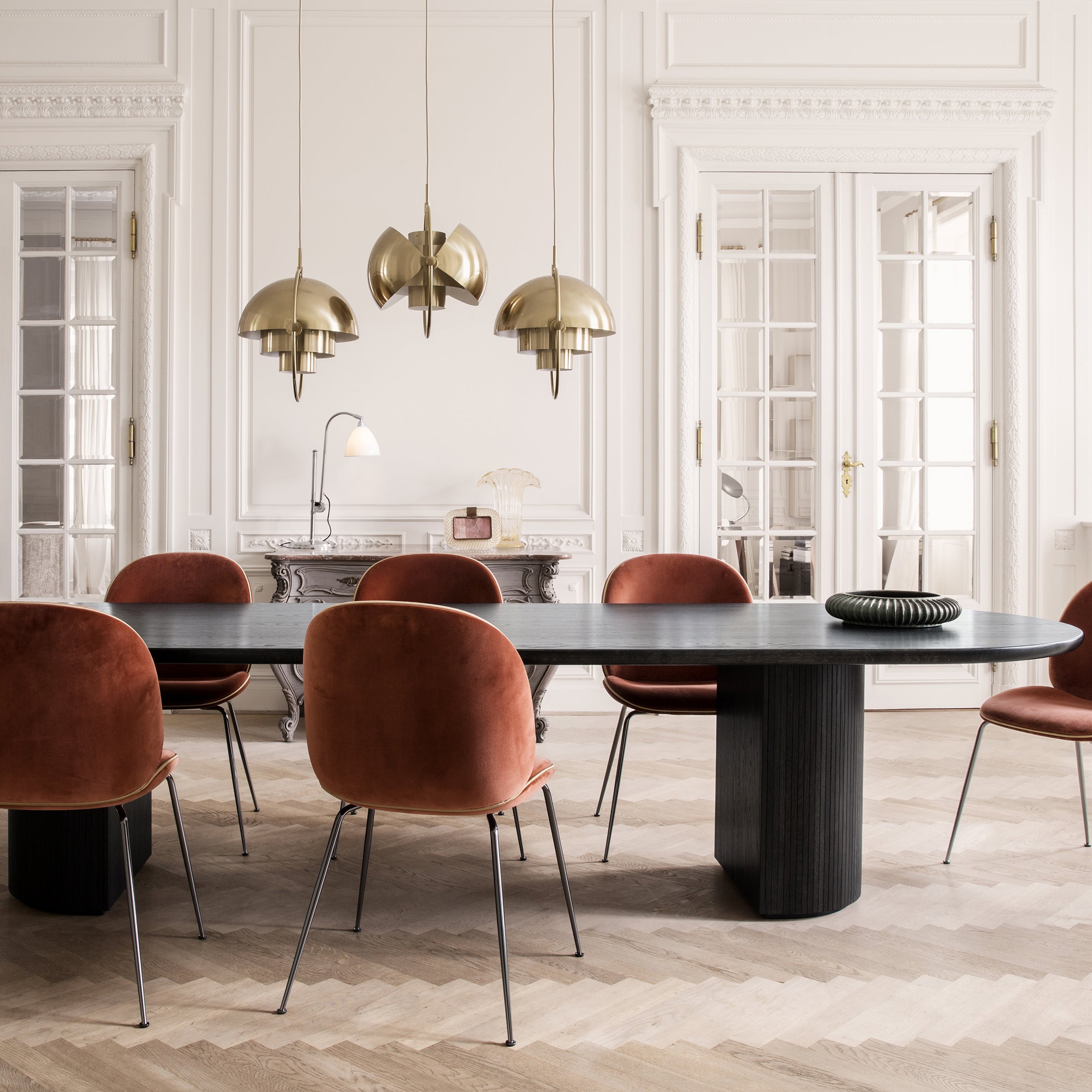 Moon Elliptical Dining Table