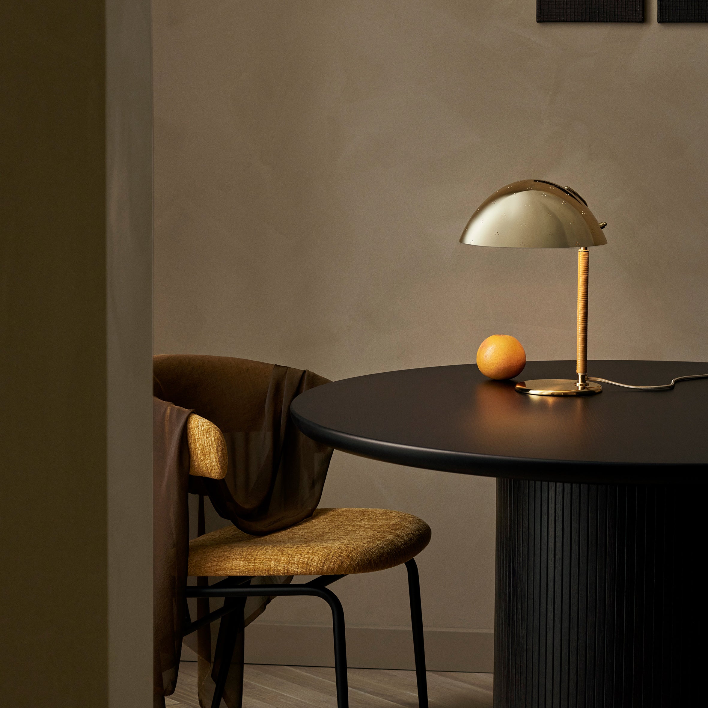 Moon Round Dining Table