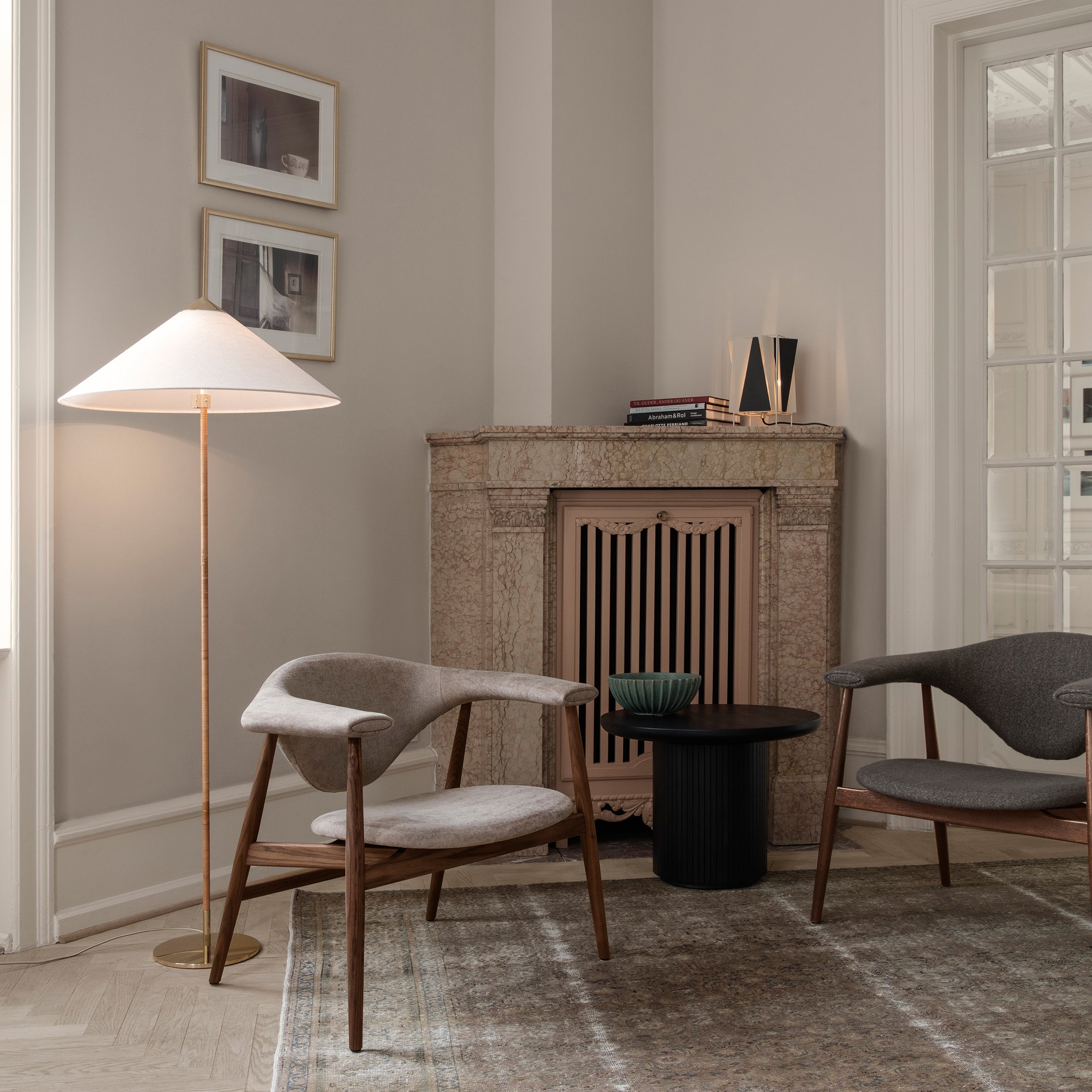 9602 Floor Lamp