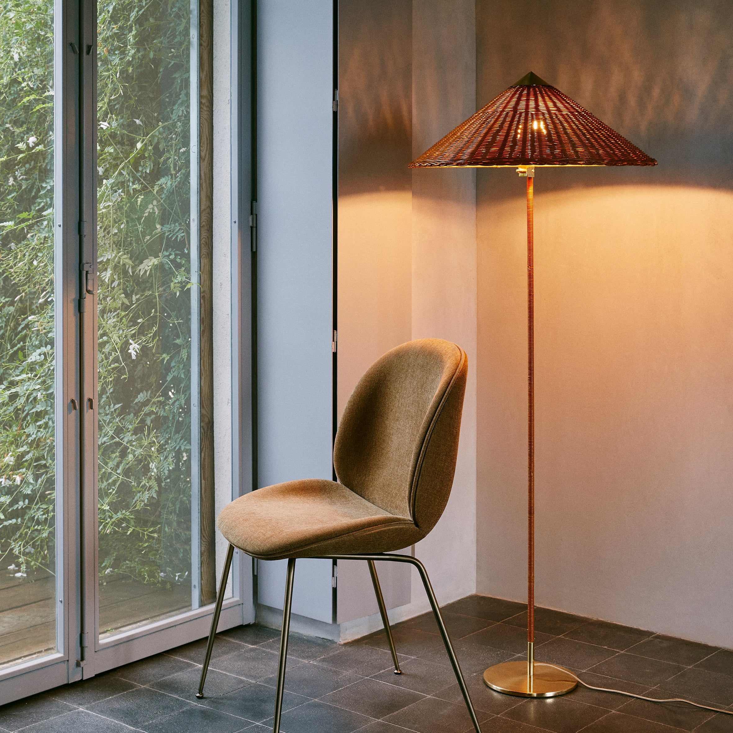 9602 Floor Lamp