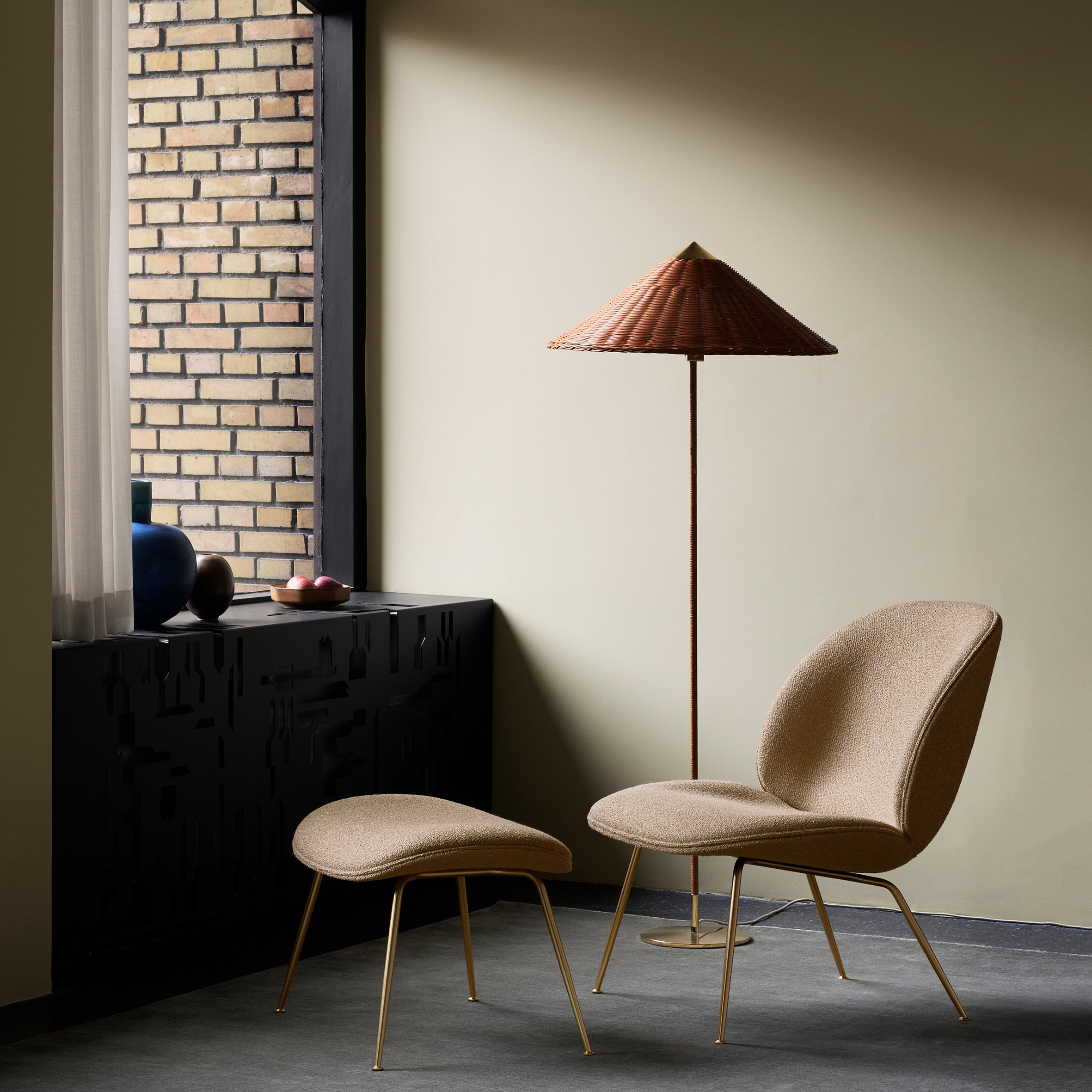 9602 Floor Lamp