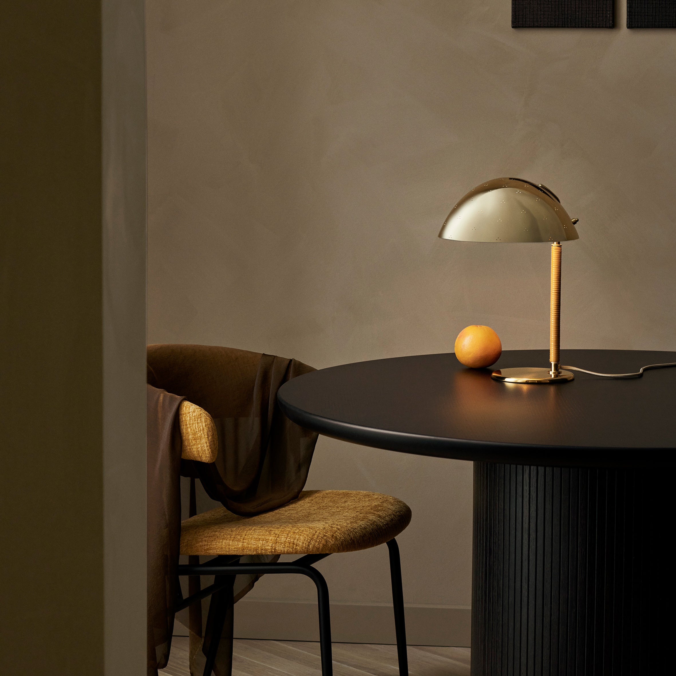 9209 Table Lamp