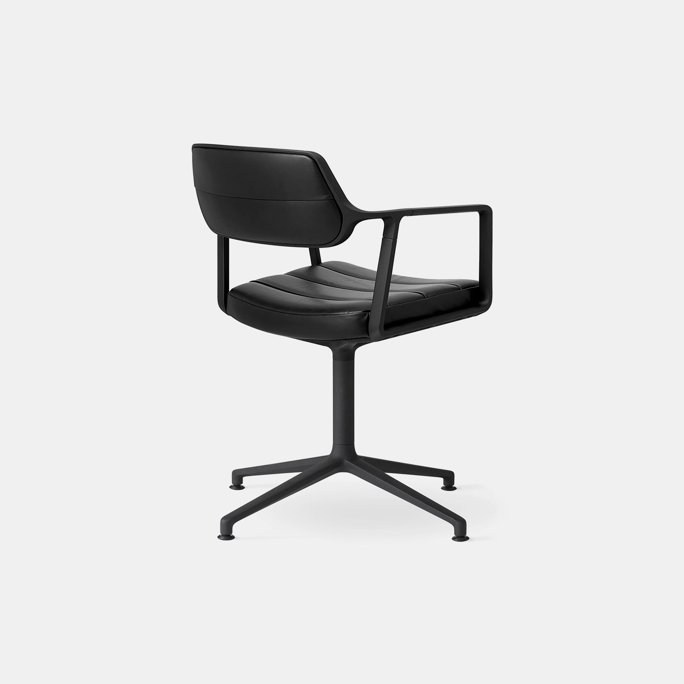 Vipp453 Swivel Chair