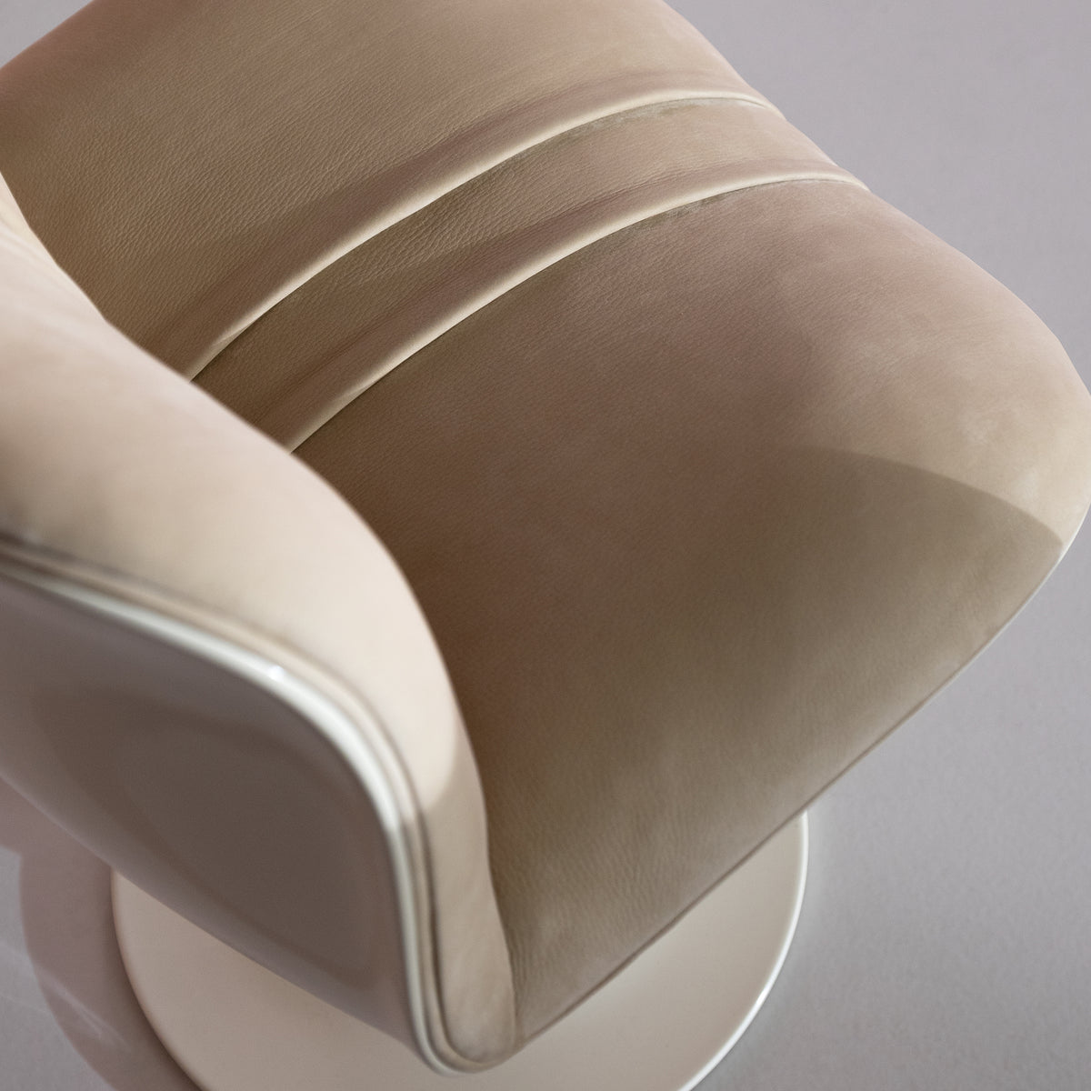 Marilyn Swivel Chair