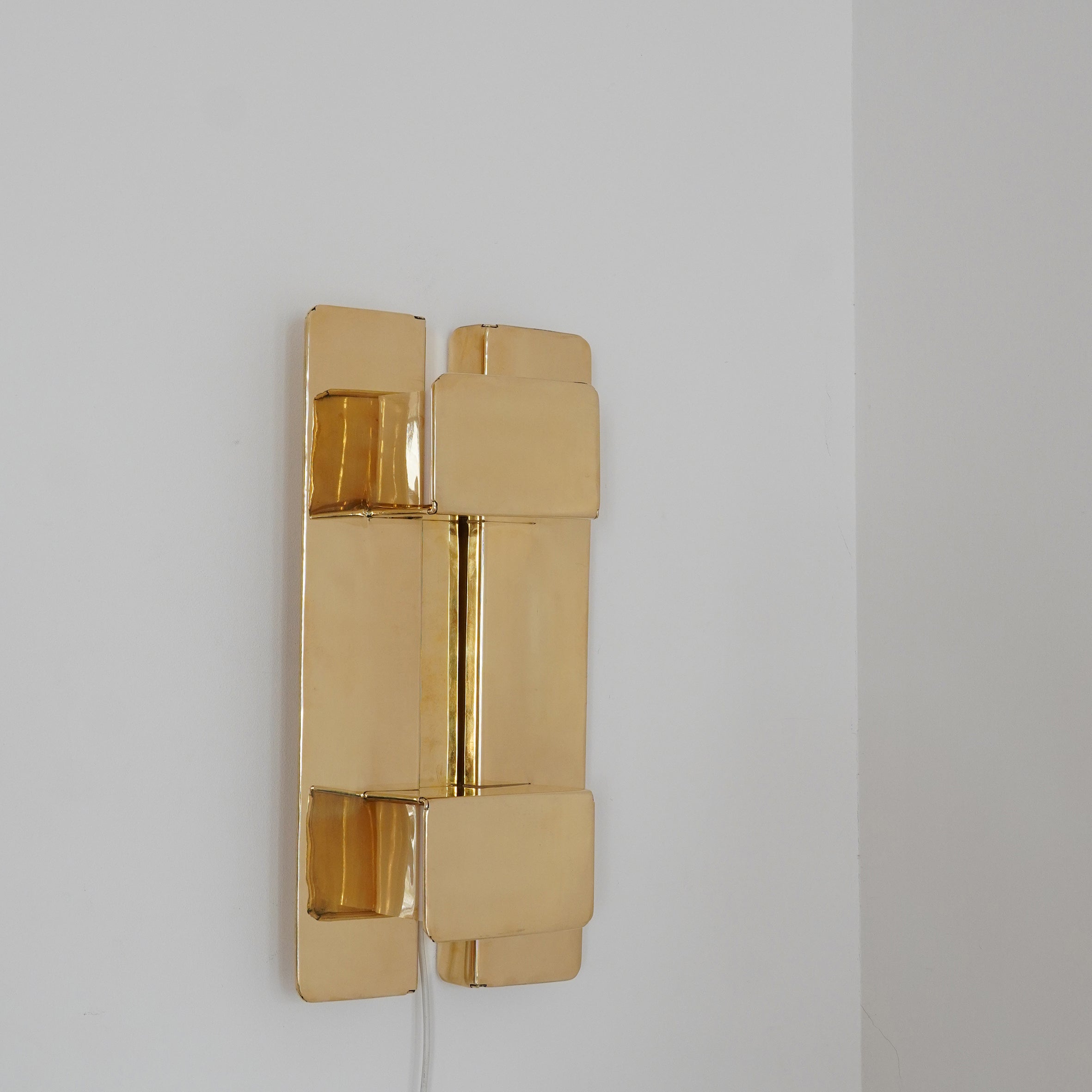 Modhera Long Wall Light