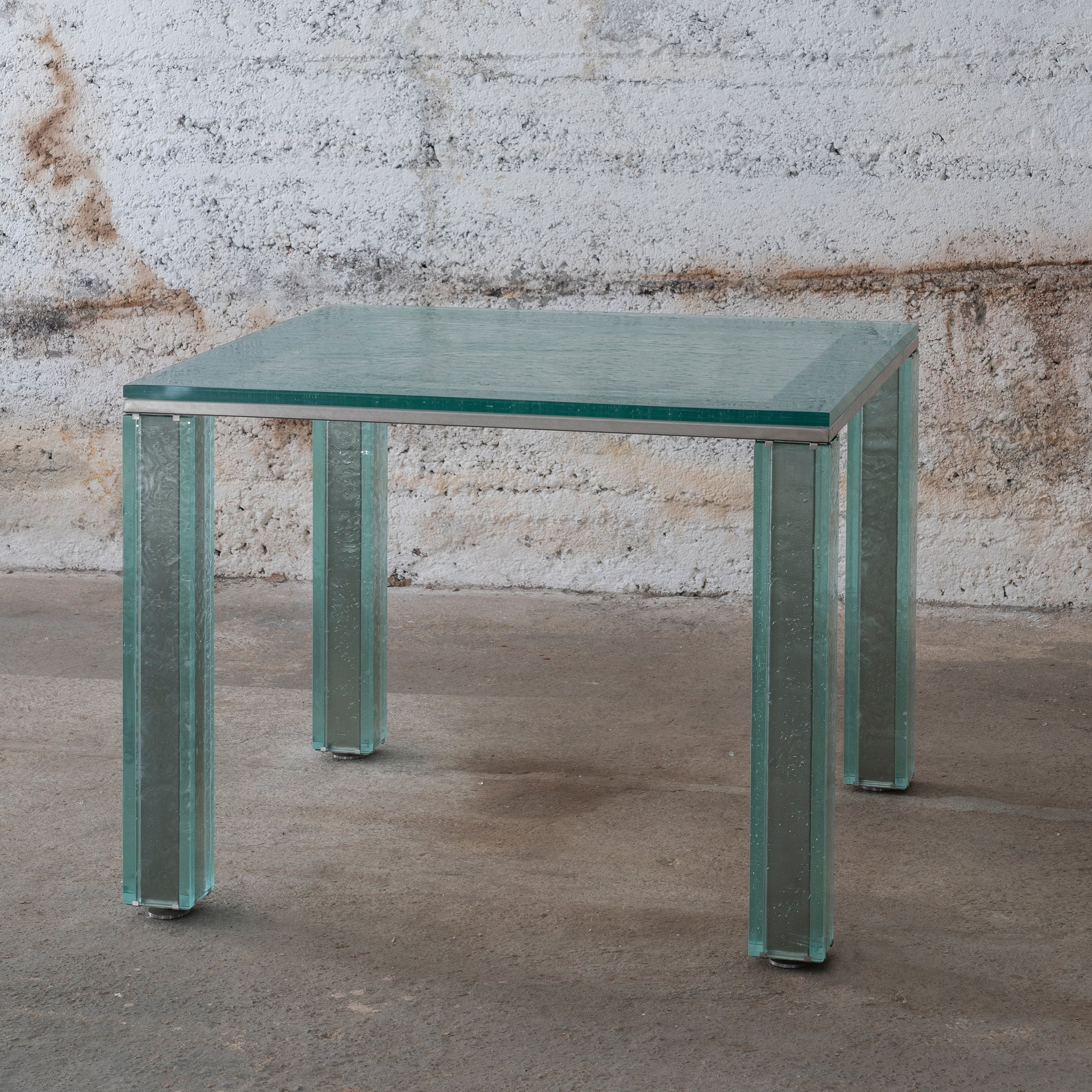 Float Dining Table