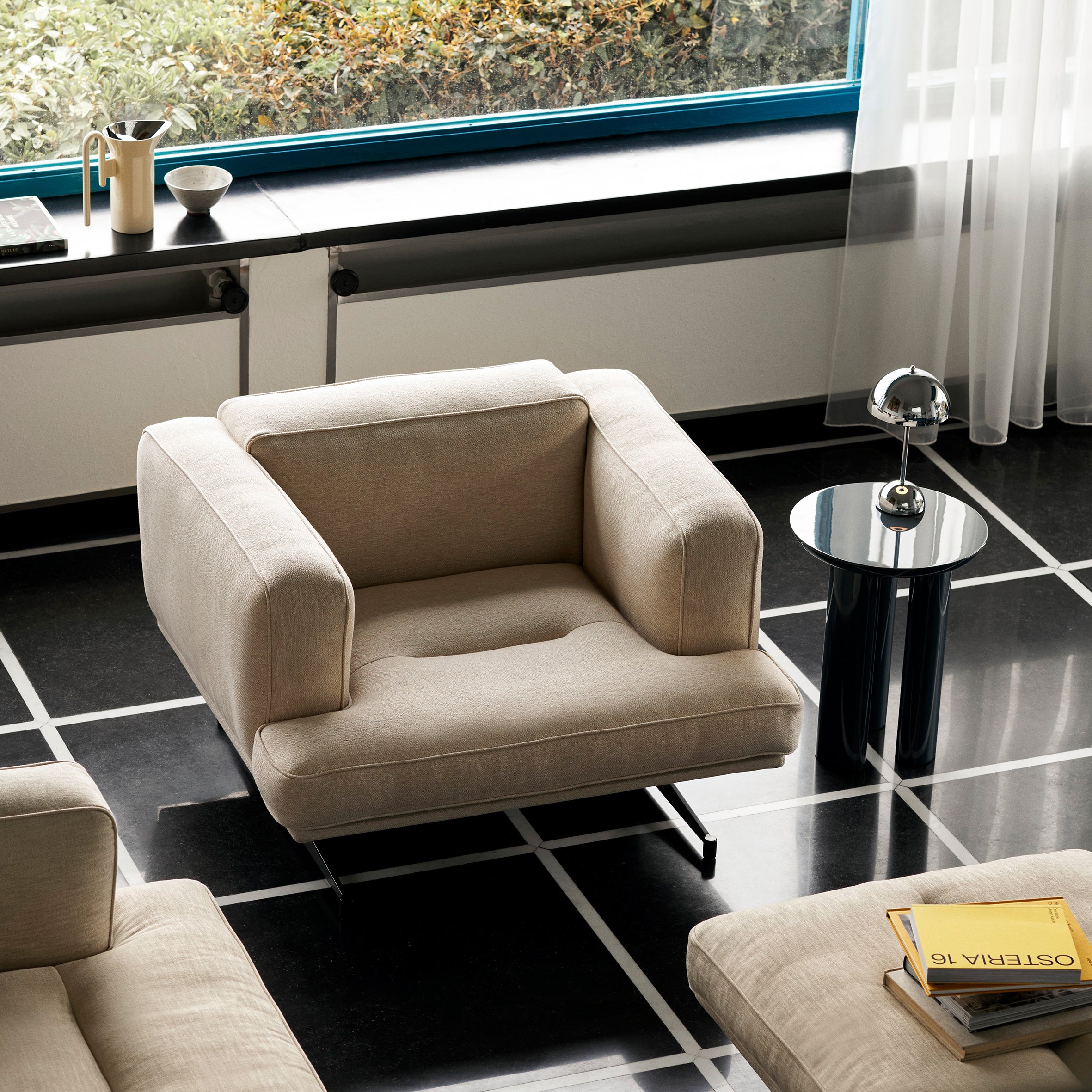 Inland Lounge Chair AV21