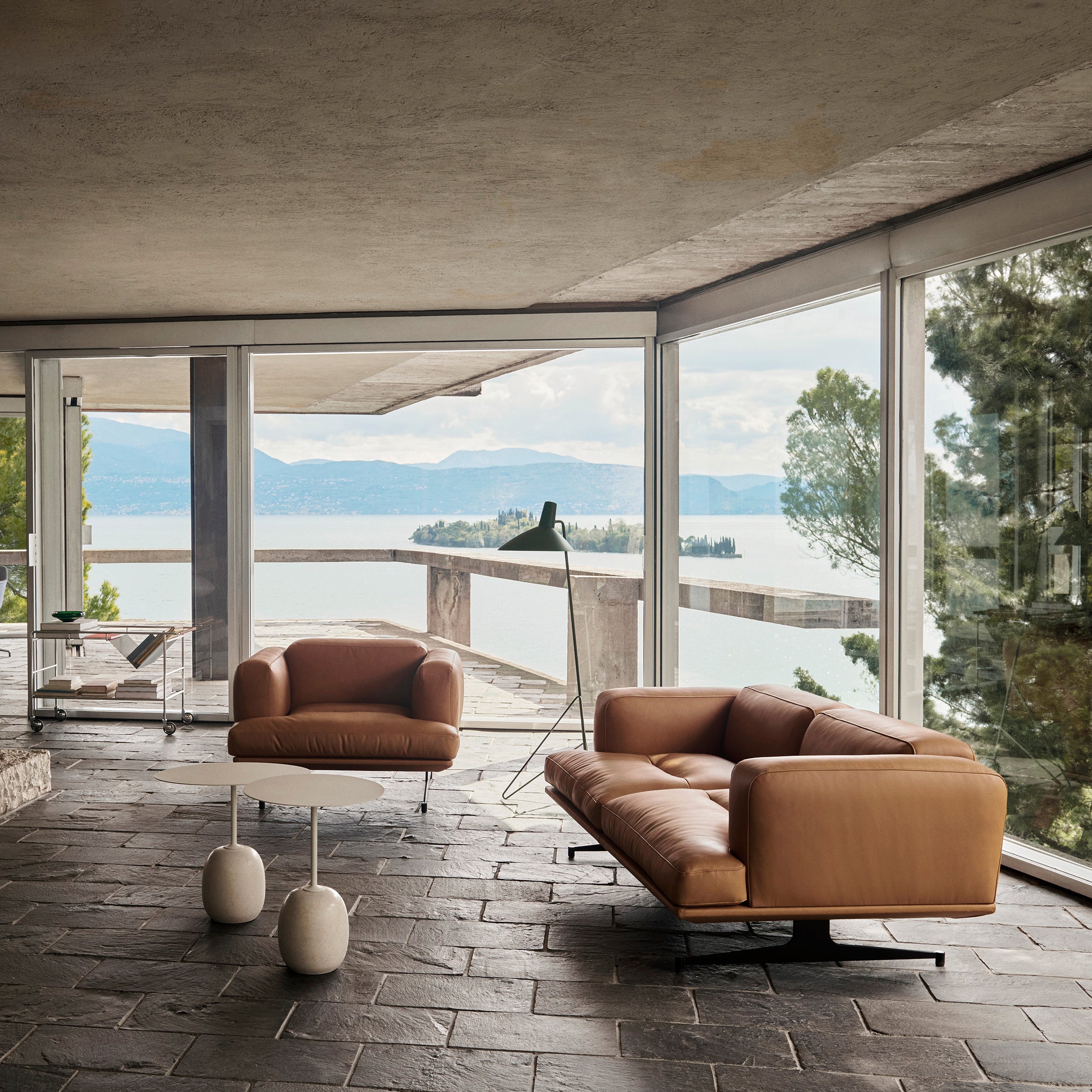 Inland Lounge Chair AV21