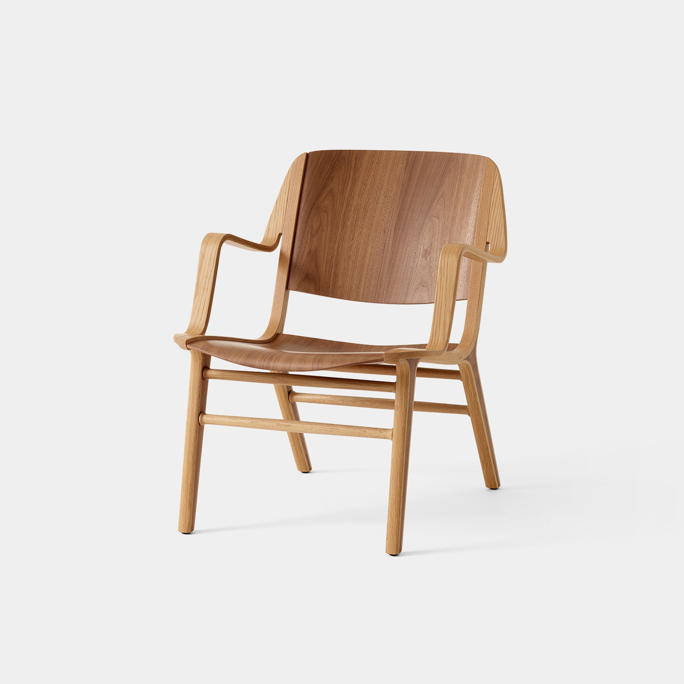 AX Lounge Chair HM11