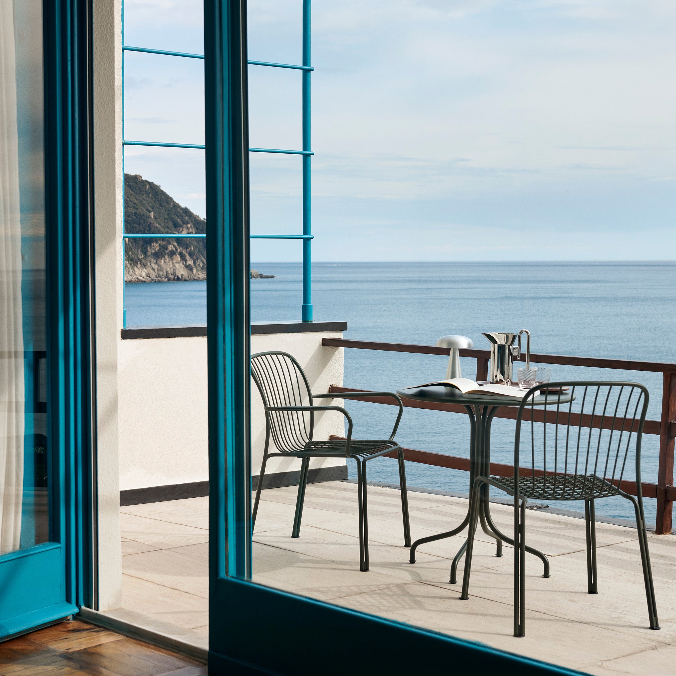 Thorvald Bistrot Table