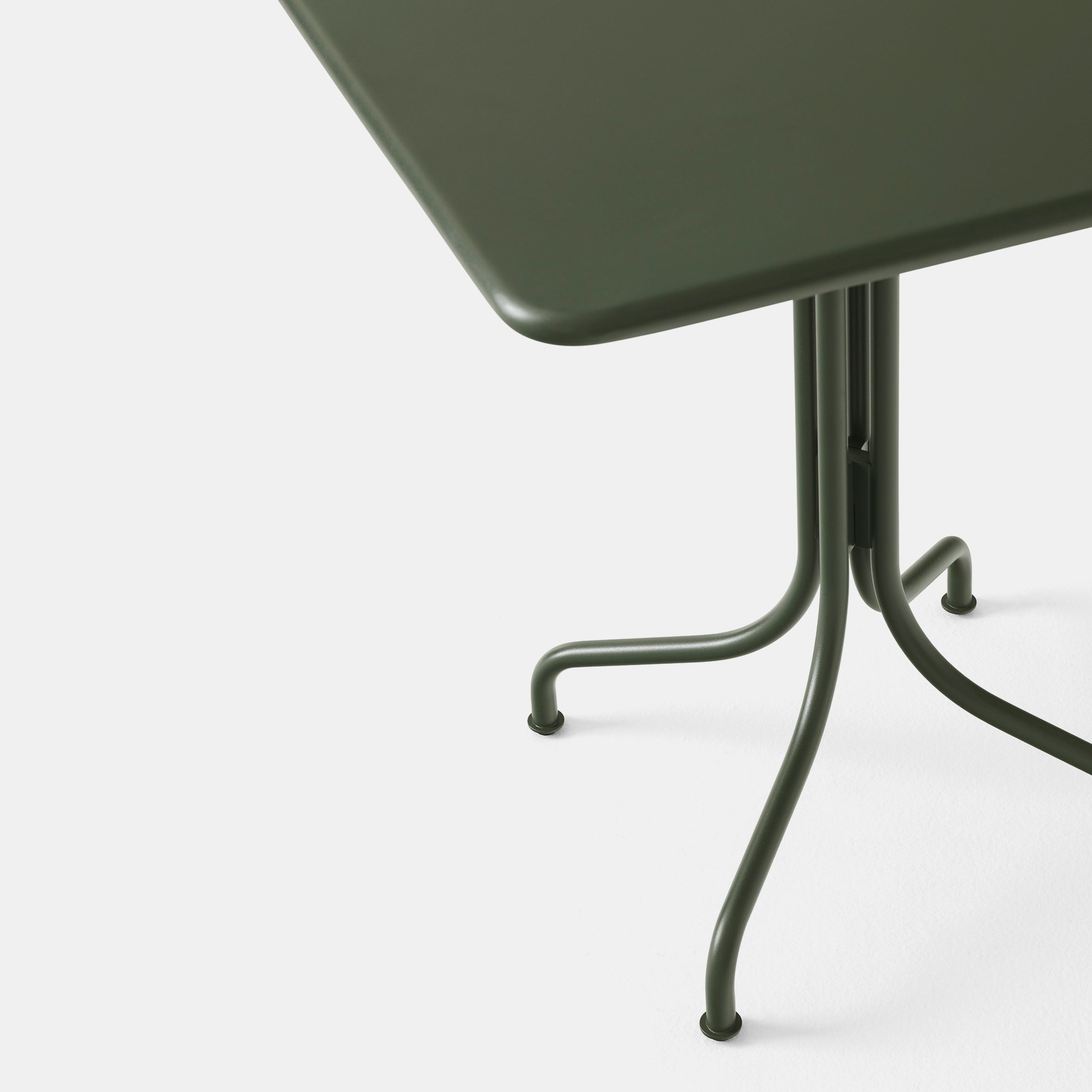 Thorvald Bistrot Table