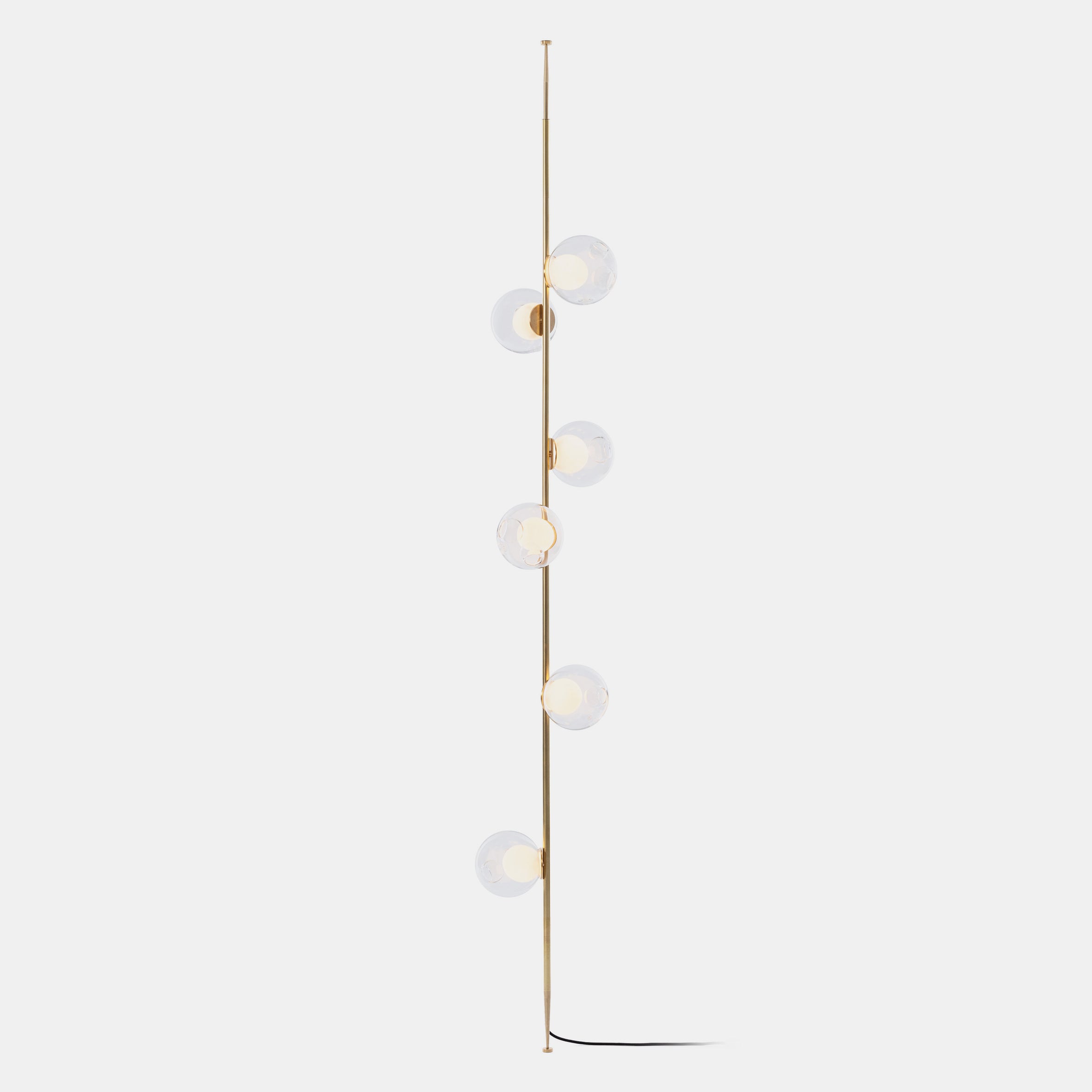 28 Floor-to-Ceiling Lamp