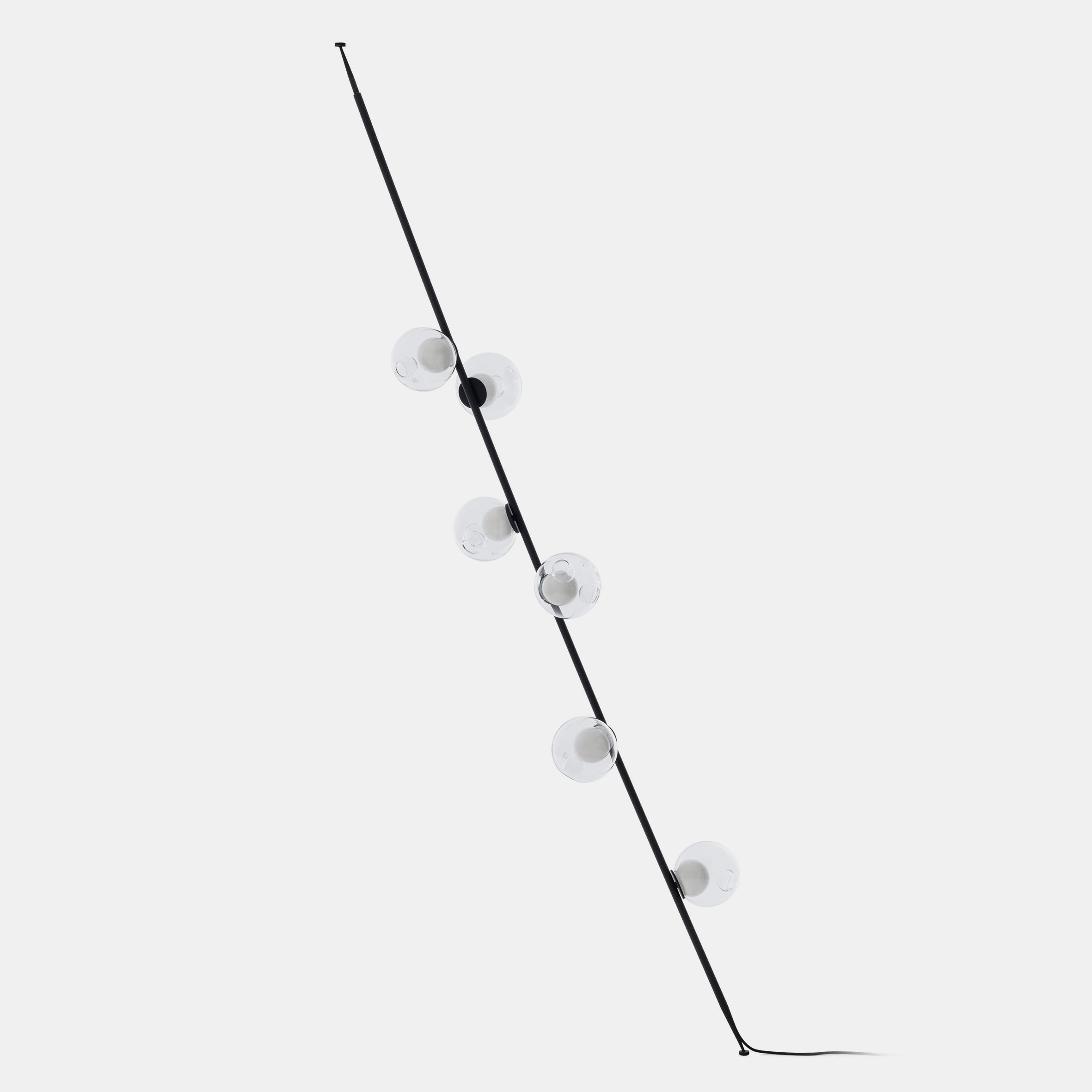 28 Floor-to-Ceiling Lamp