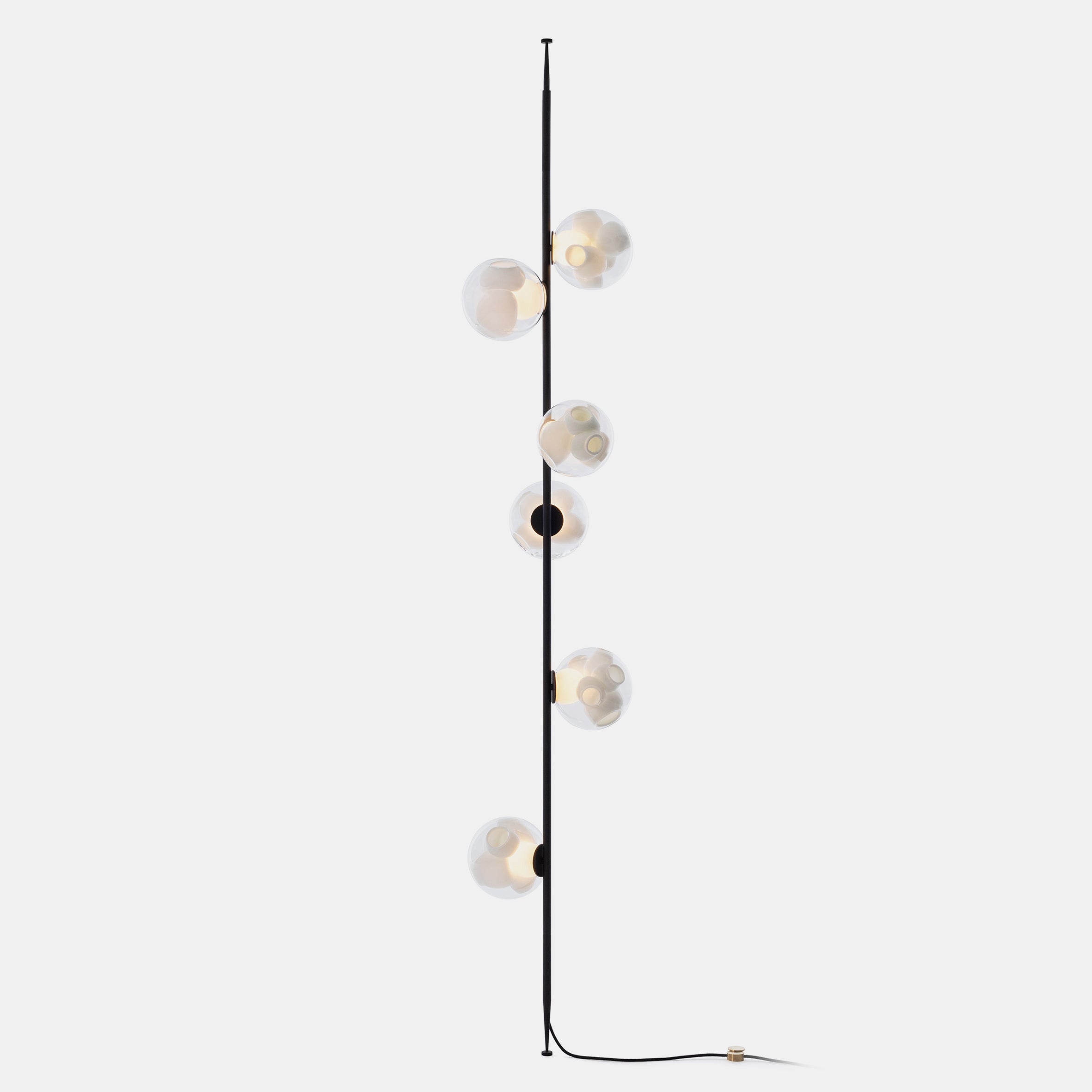 38V Floor-to-Ceiling Lamp