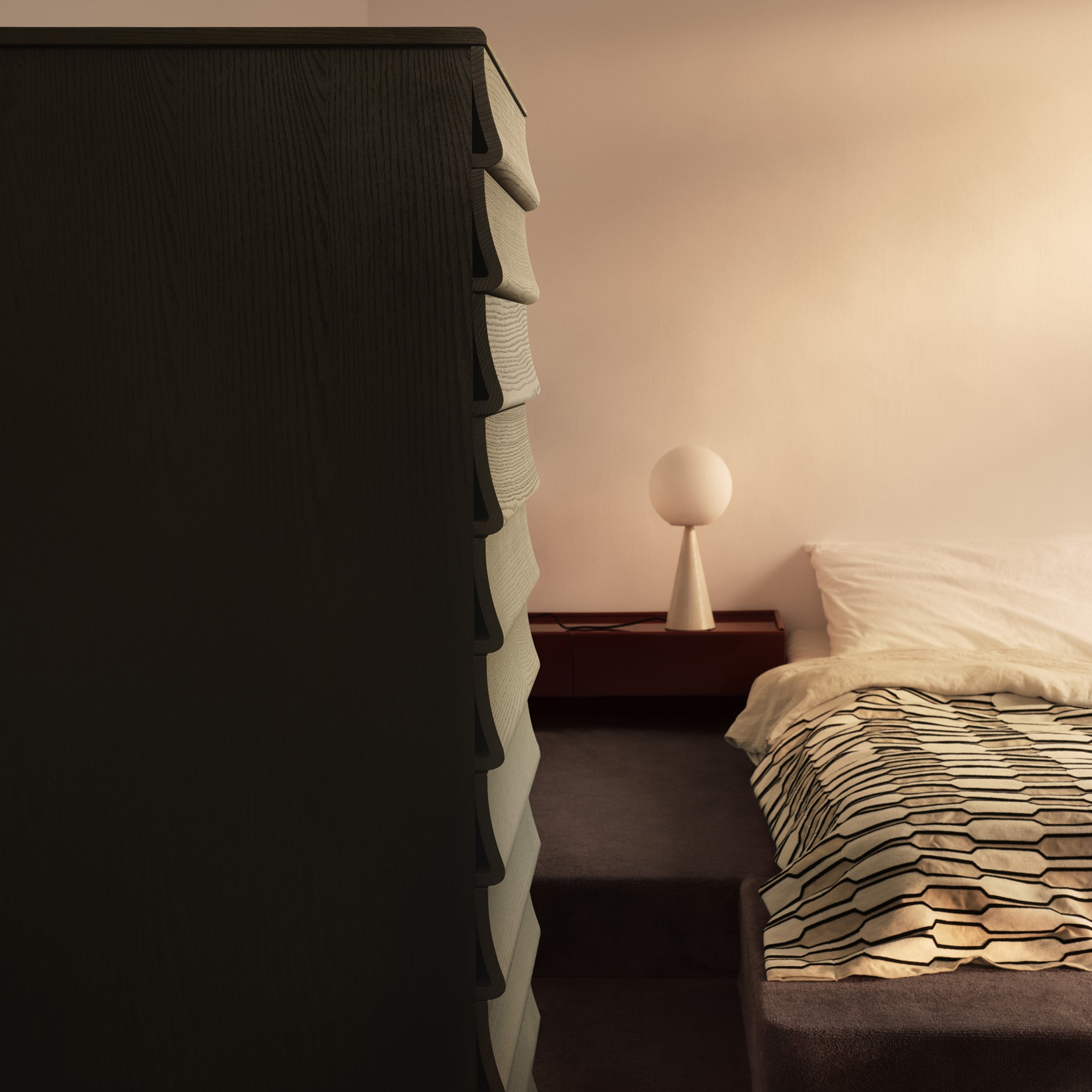 Rideaux Chest with Seven Drawers