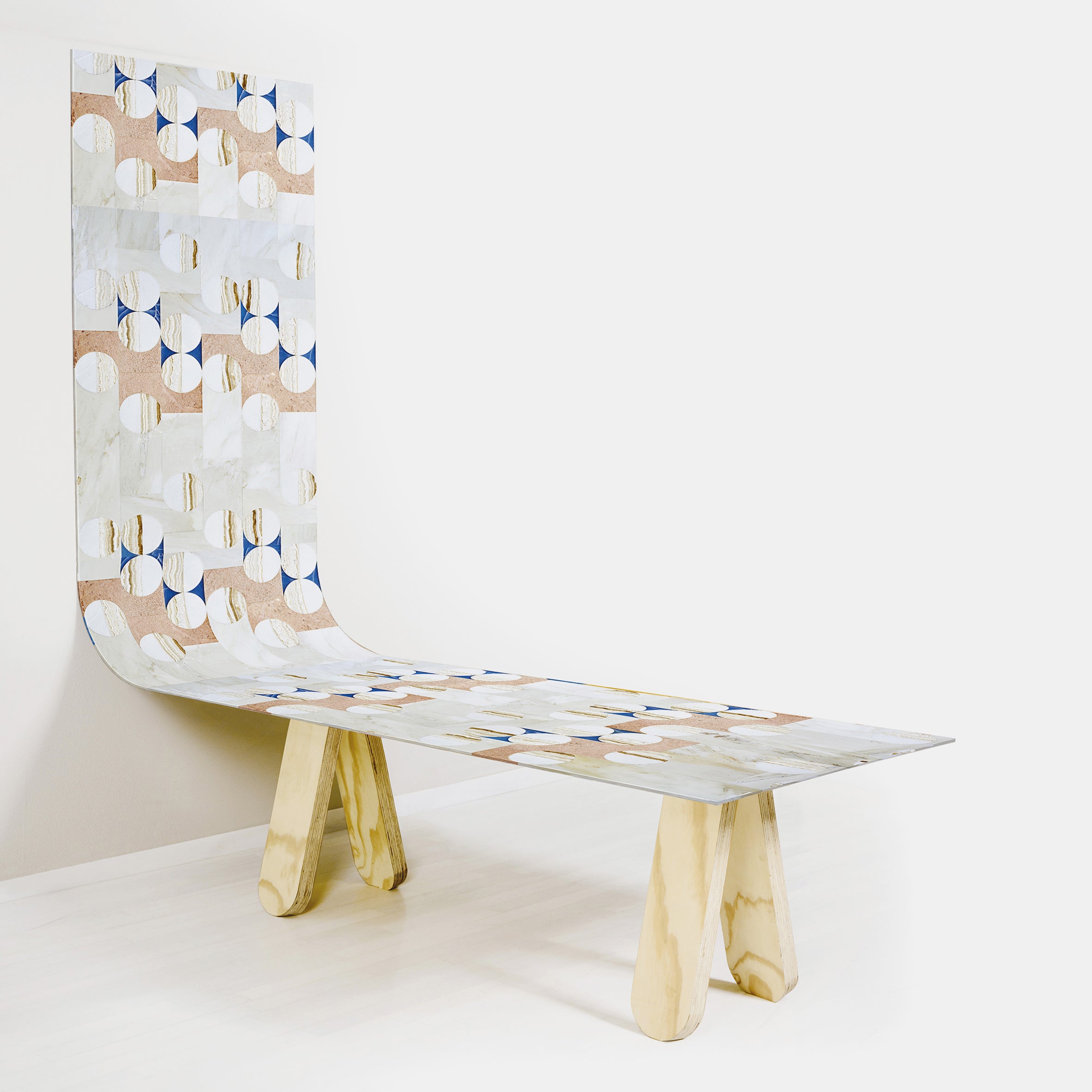 Papiro Dining Table