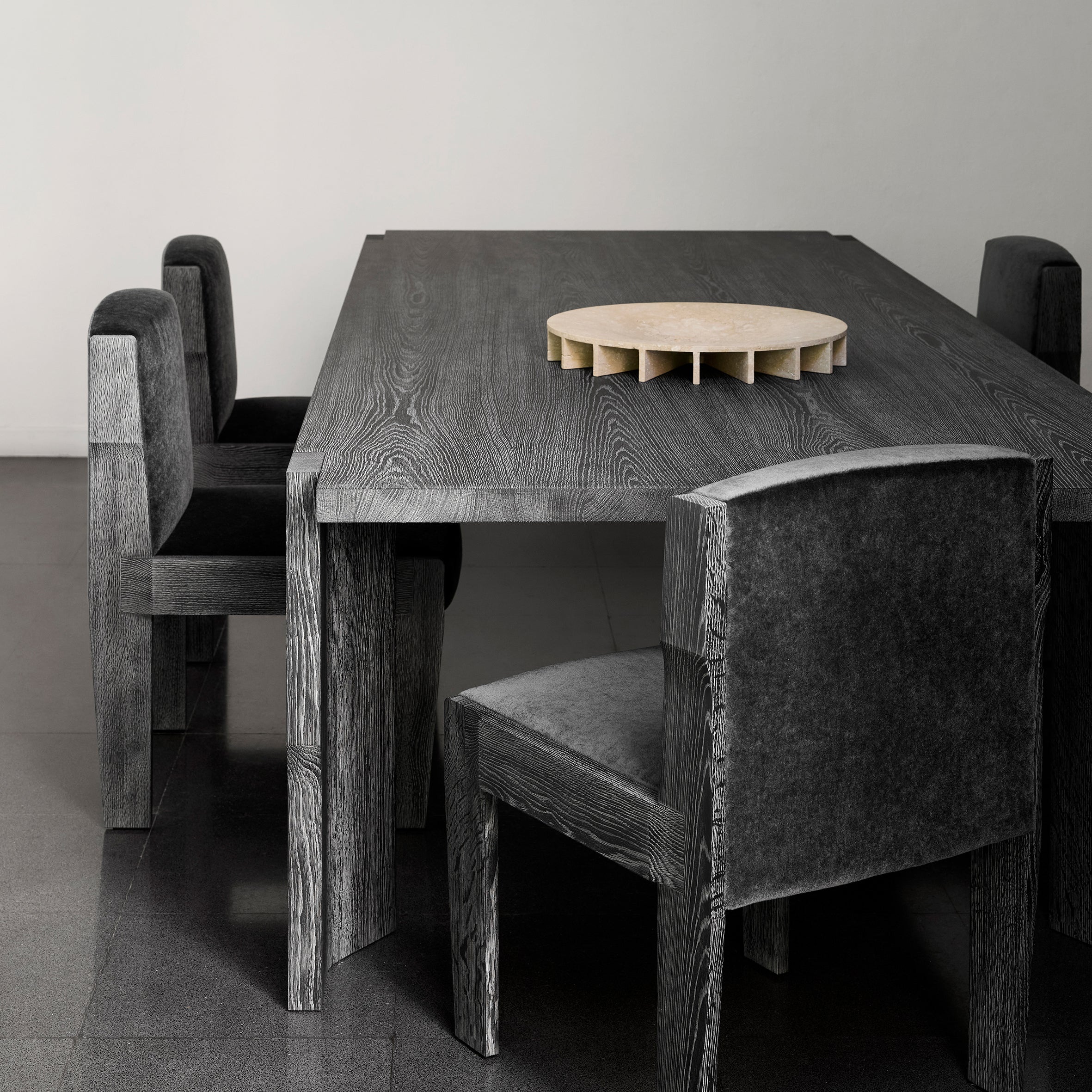 GIL Dining Table