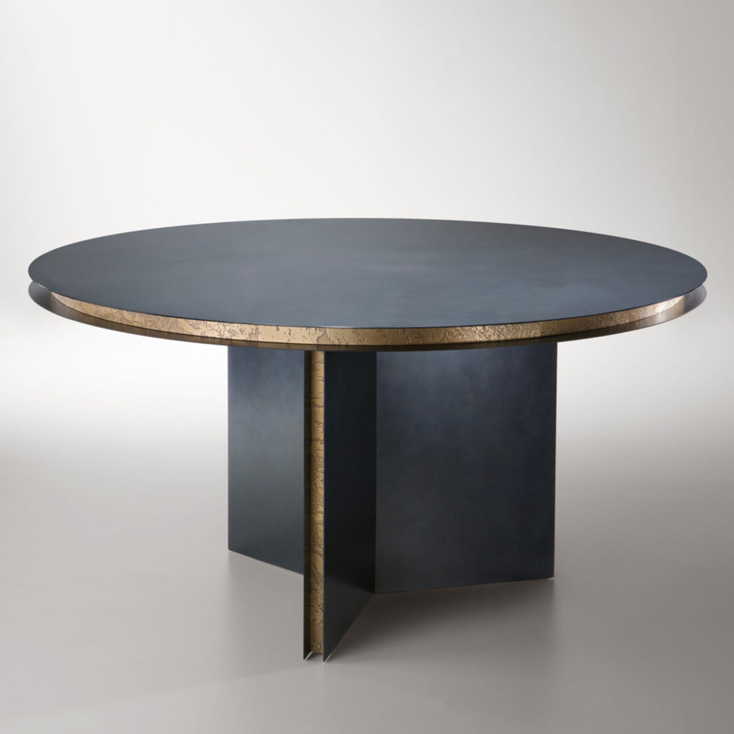 Folio Round Dining Table