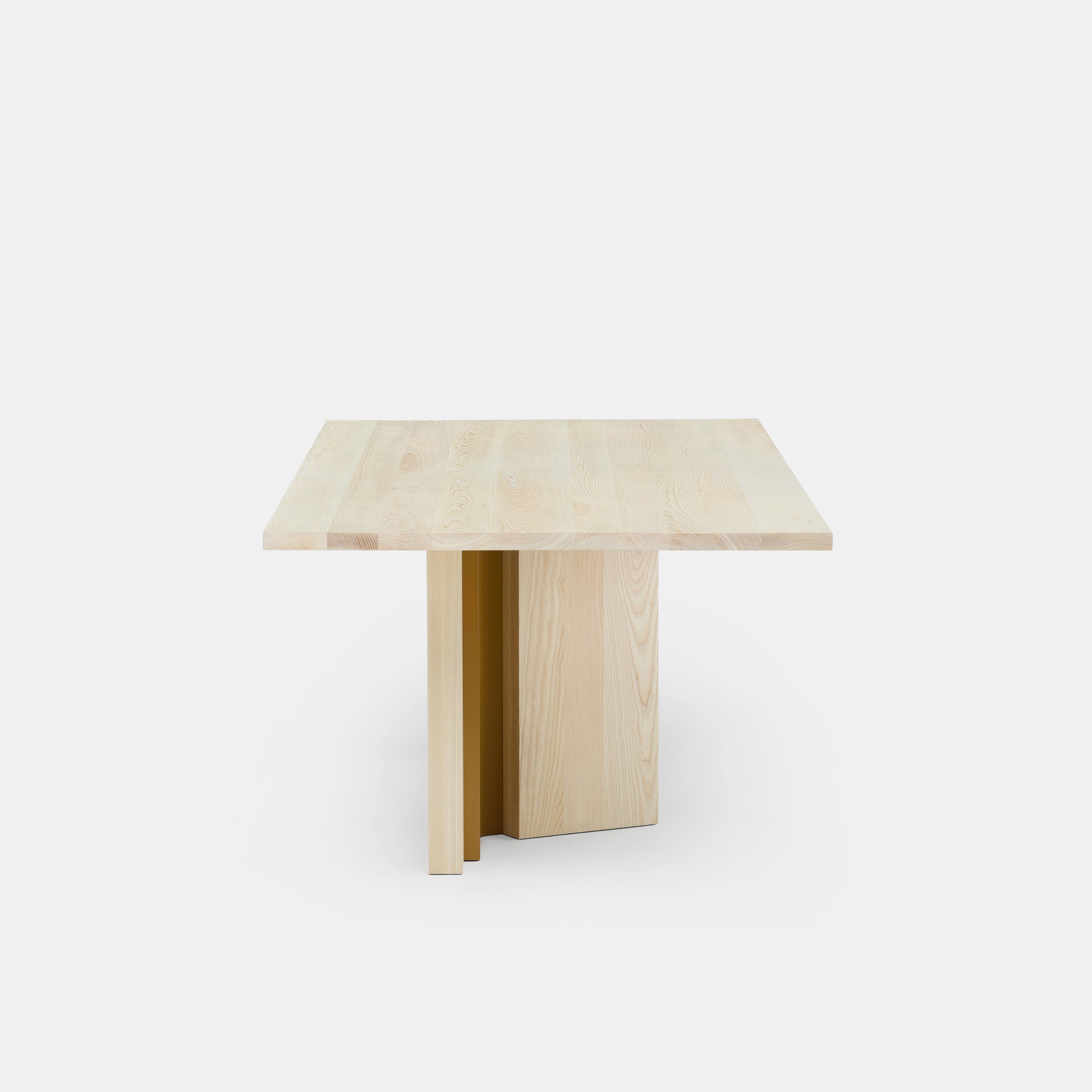 Izar Dining Table