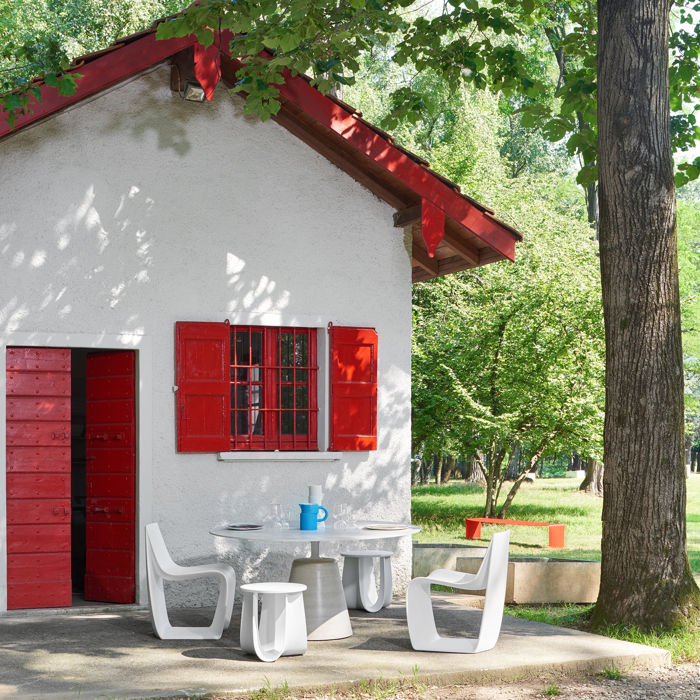 Sag Side Table / Stool