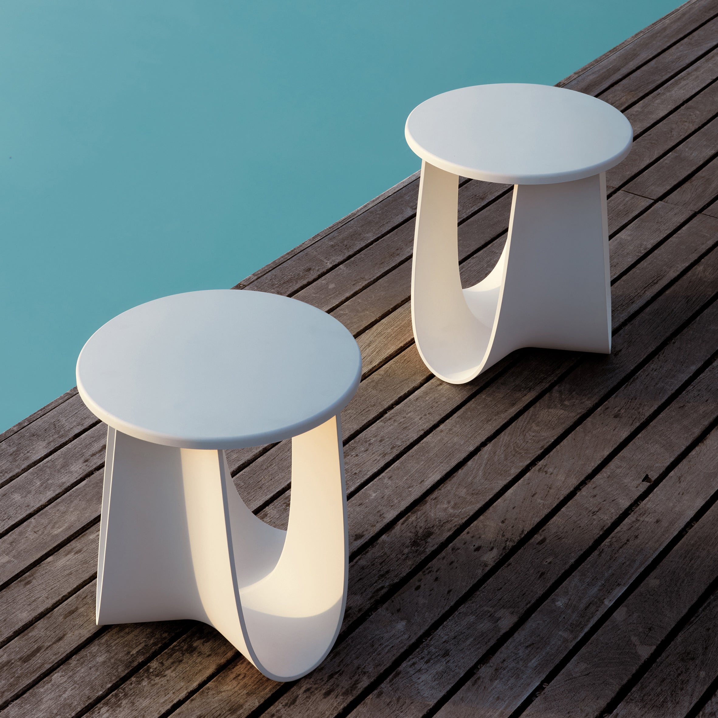 Sag Side Table / Stool