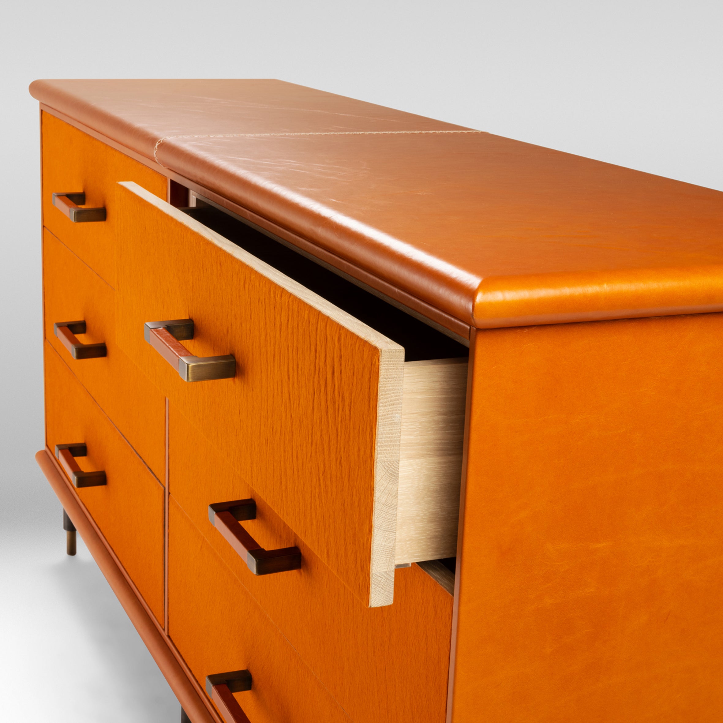 Bembo Dresser