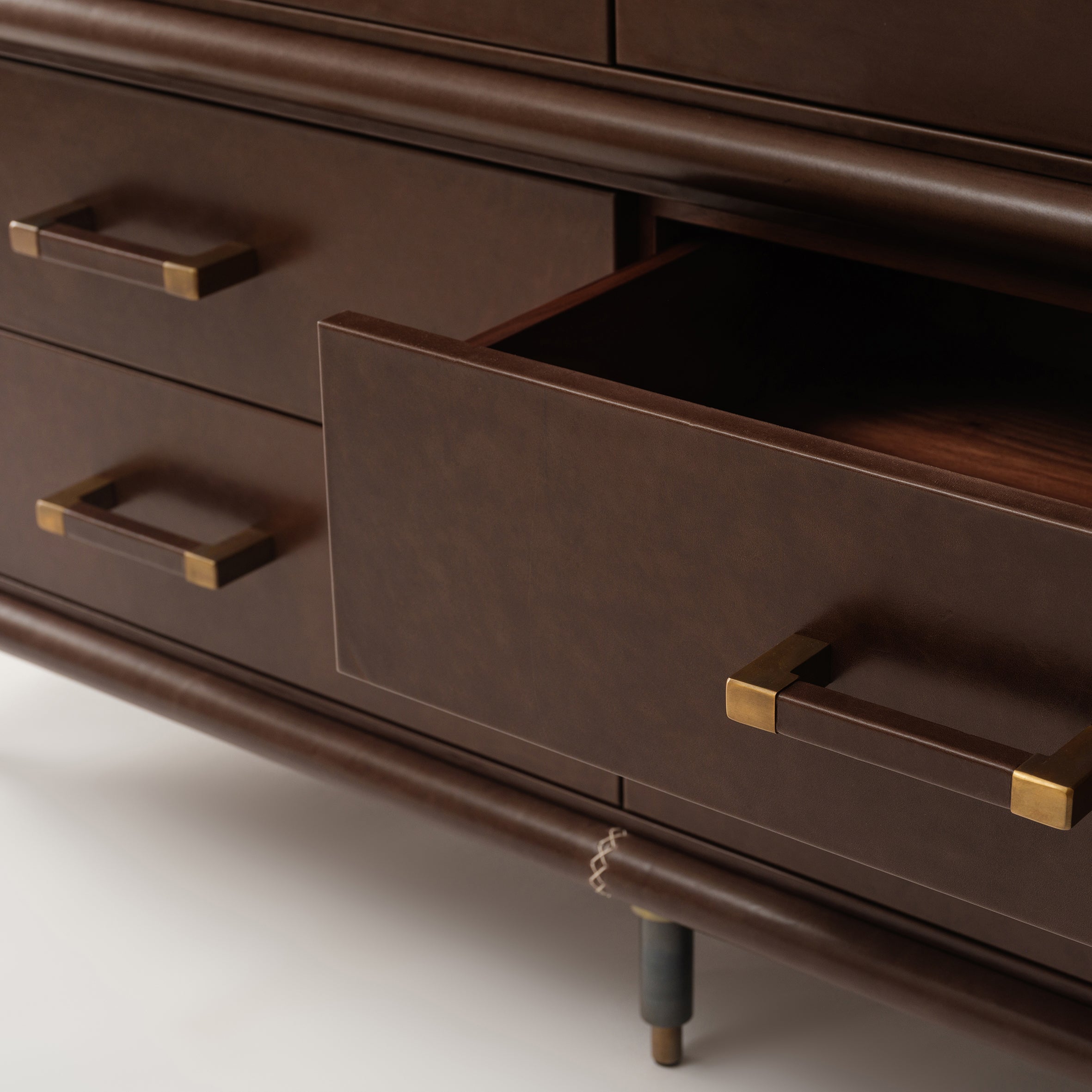 Bembo Wardrobe