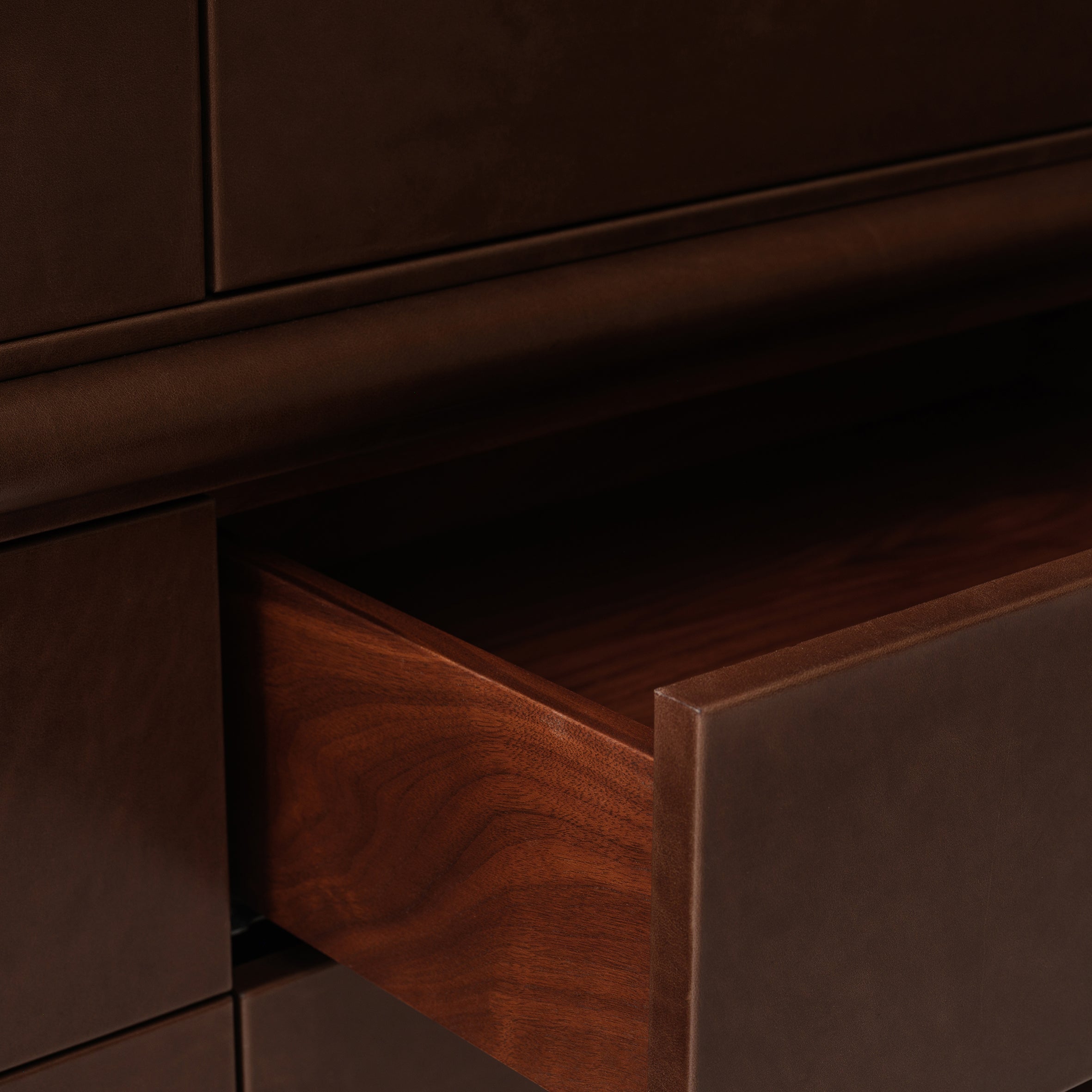 Bembo Wardrobe