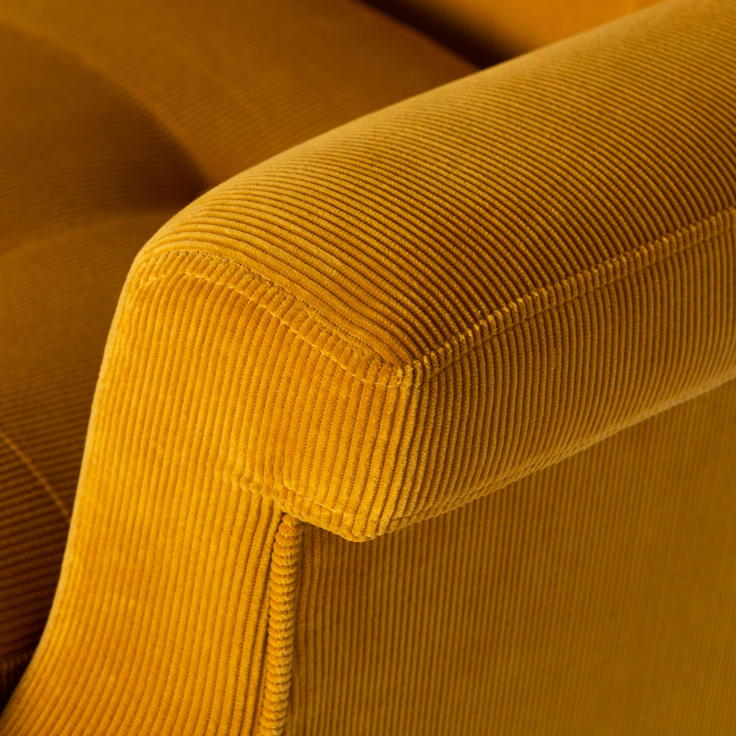 Lia Chair