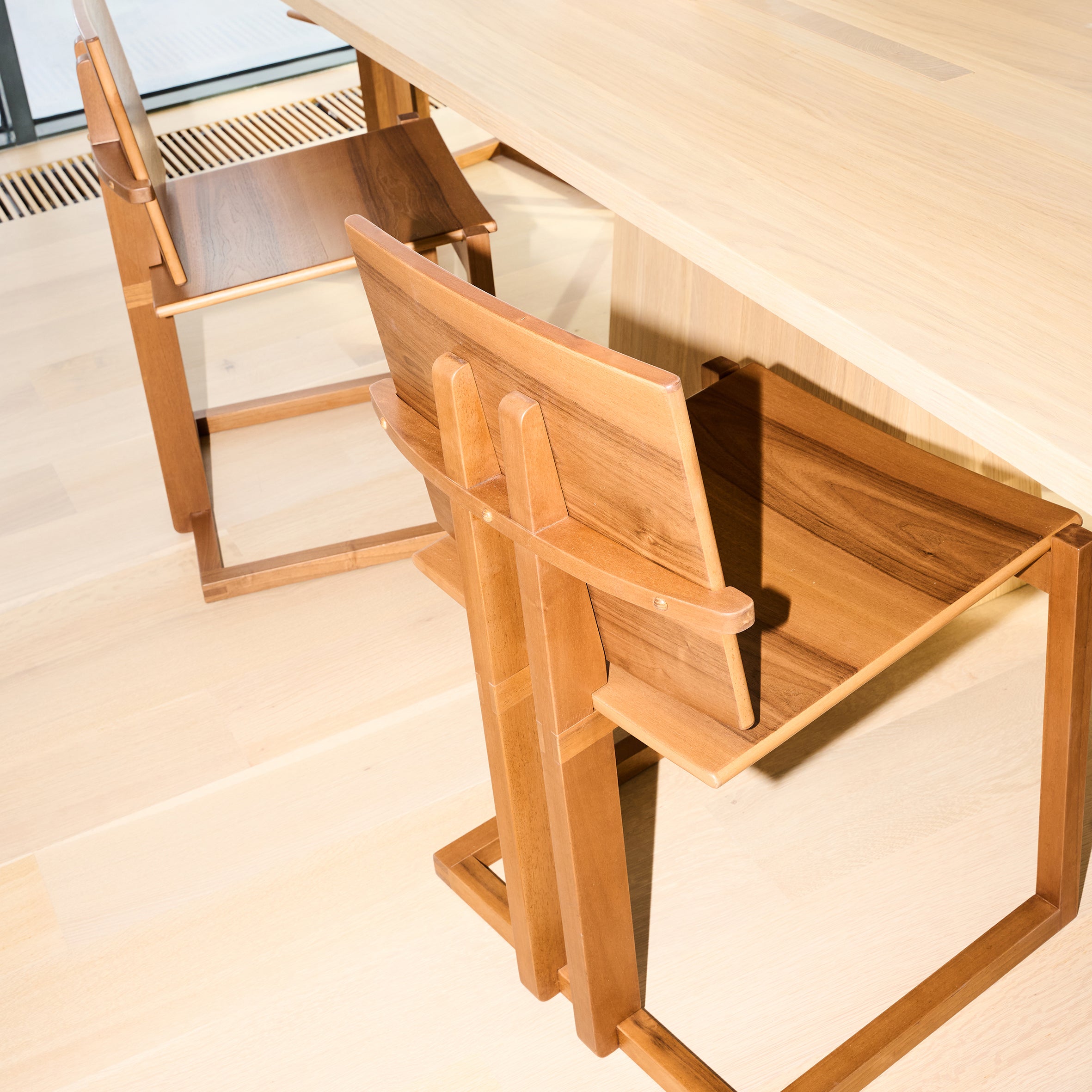 Maide Chair
