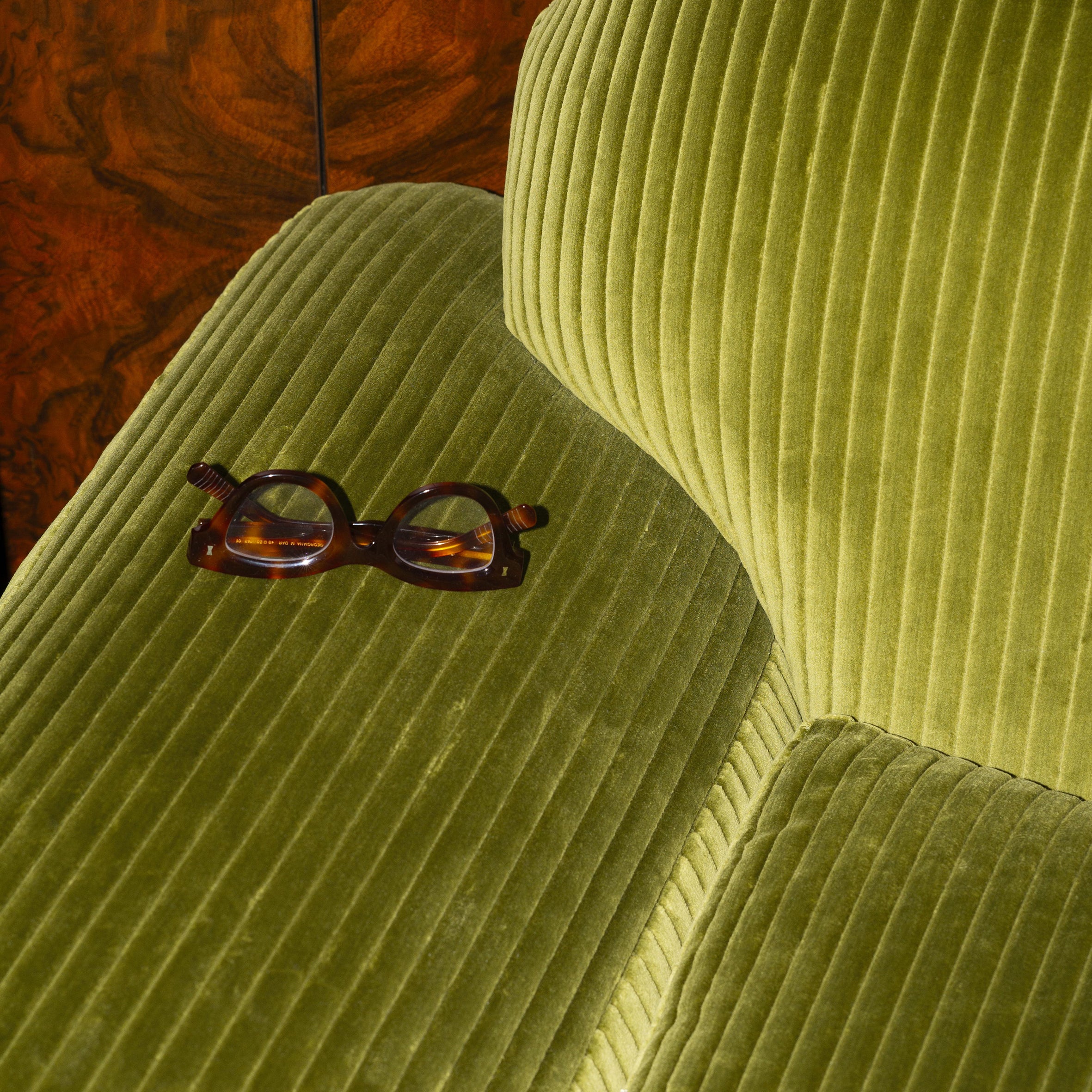 Nead Chair