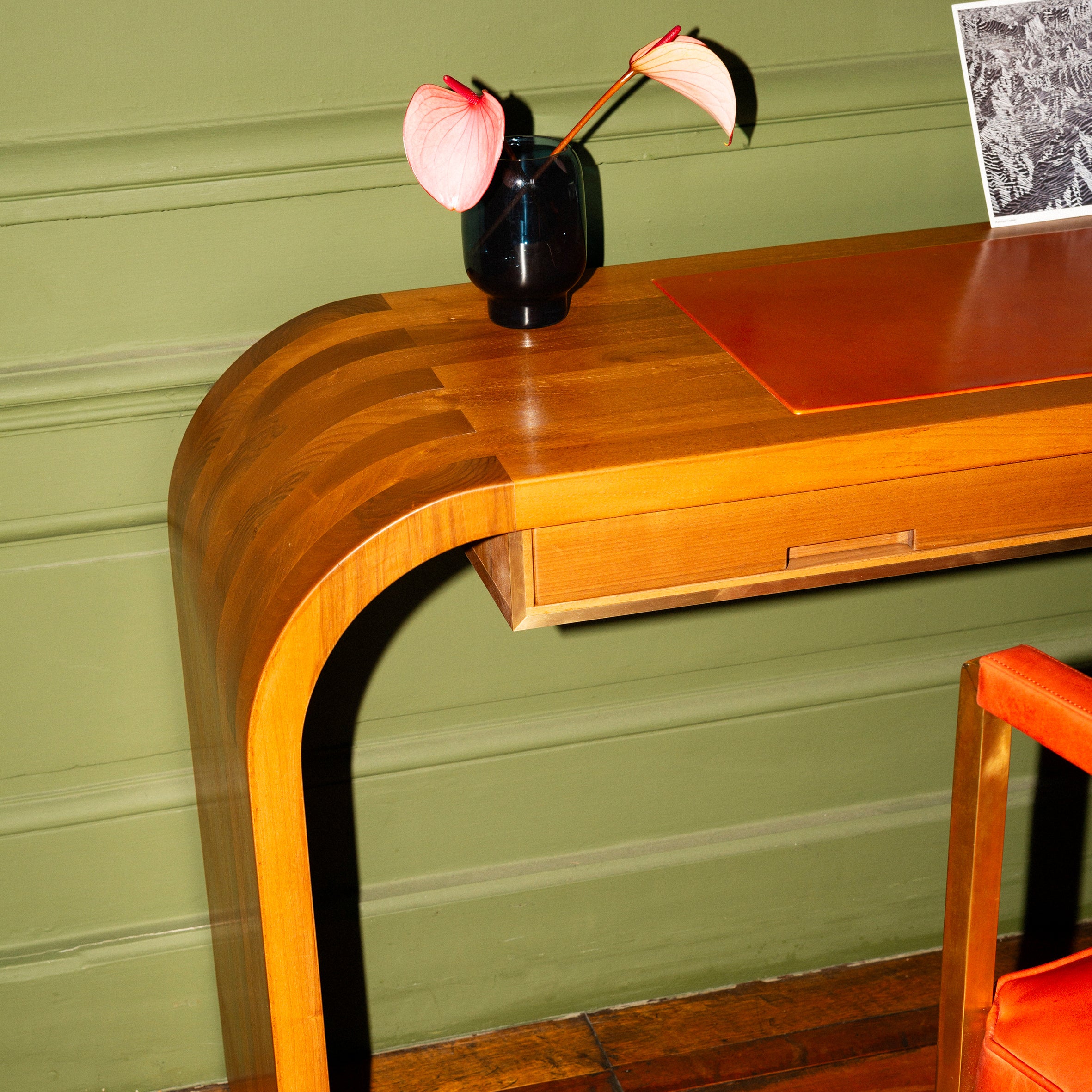Palm Desk