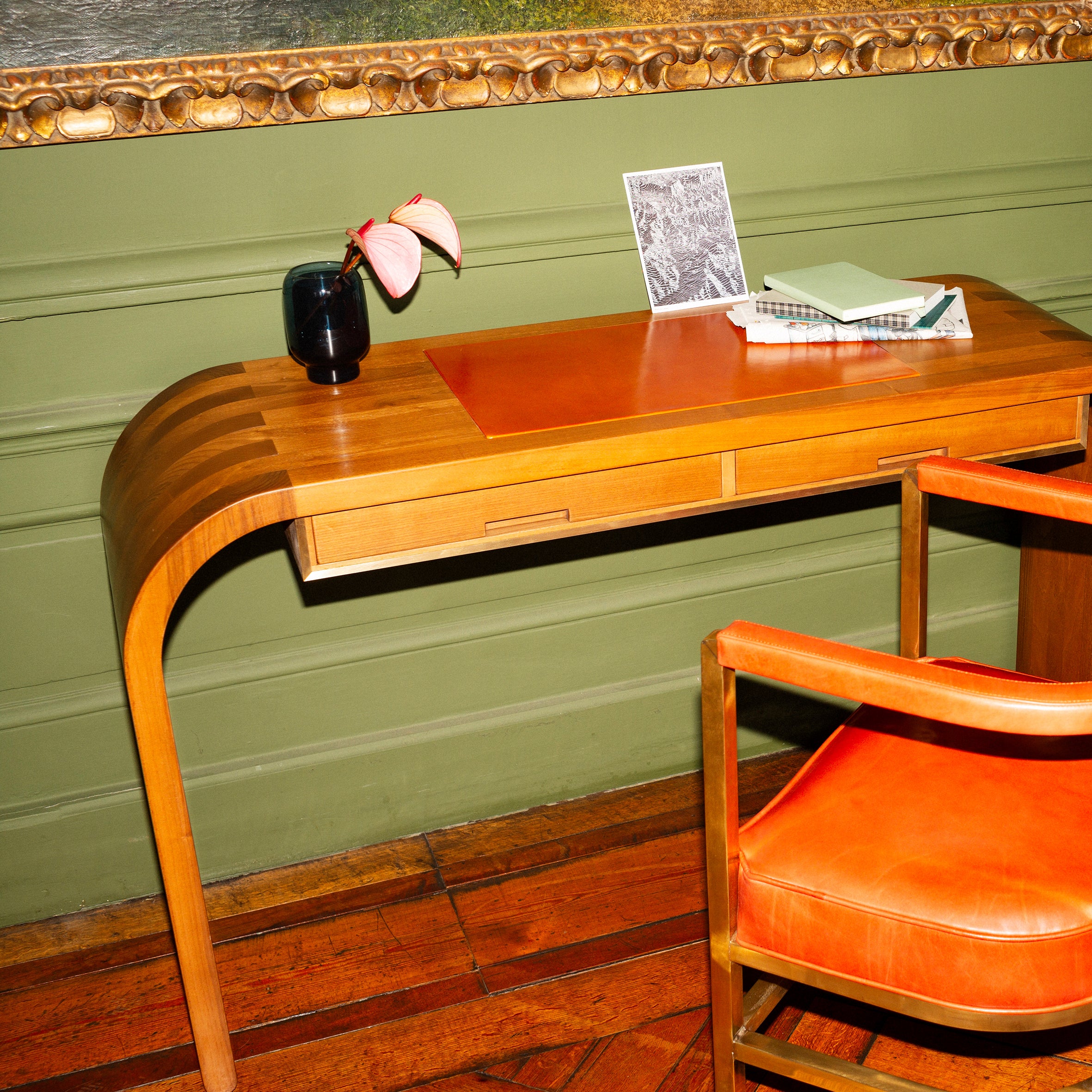 Palm Desk