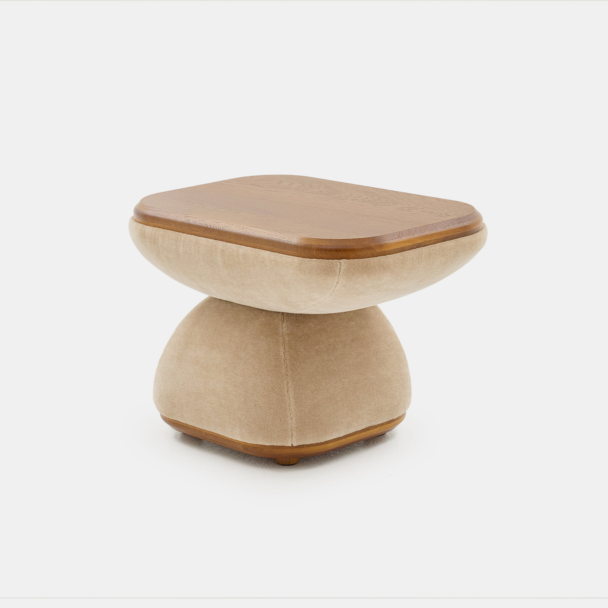 Kiss Pedestal Table