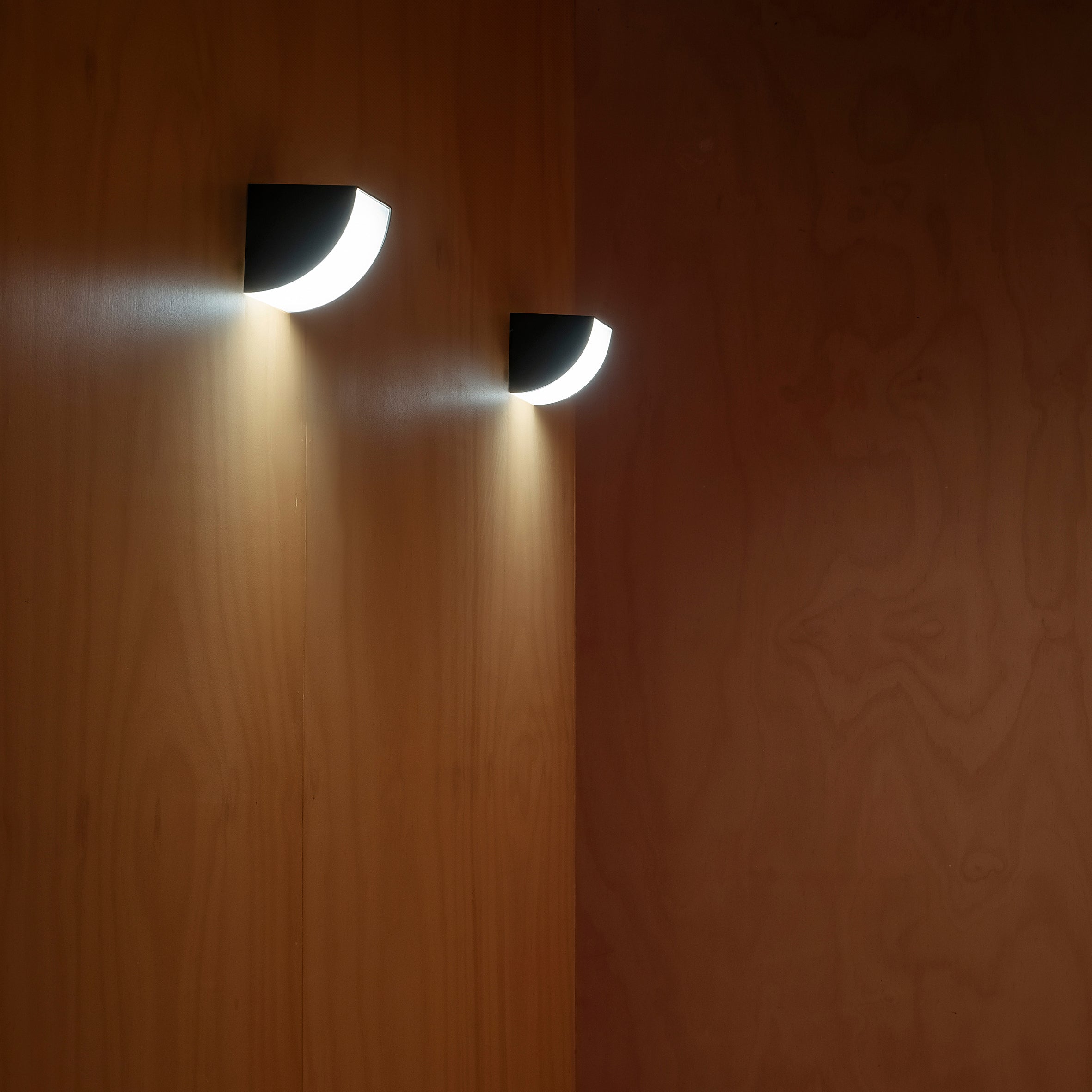 Phase Wall Lamp