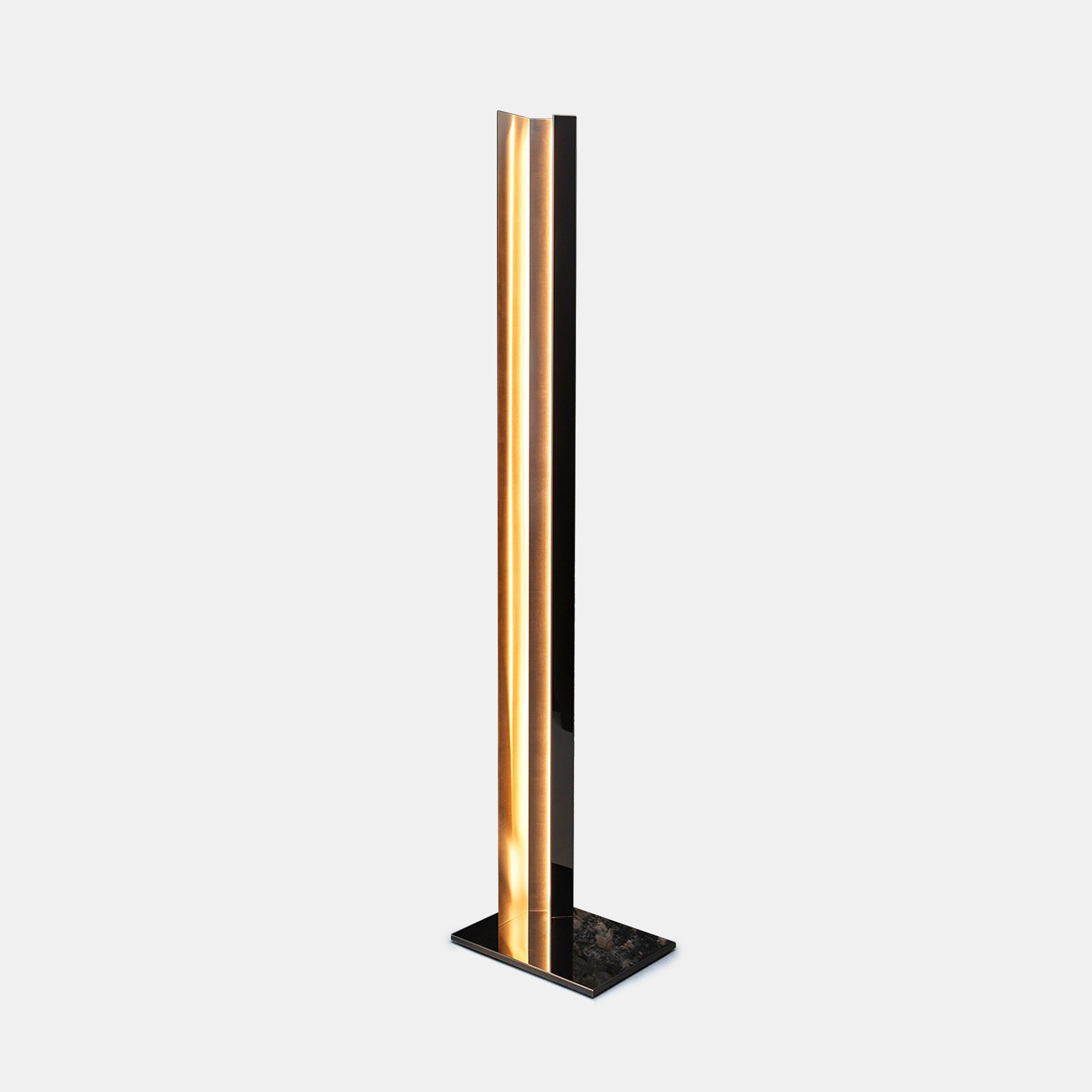 Mano Floor Lamp