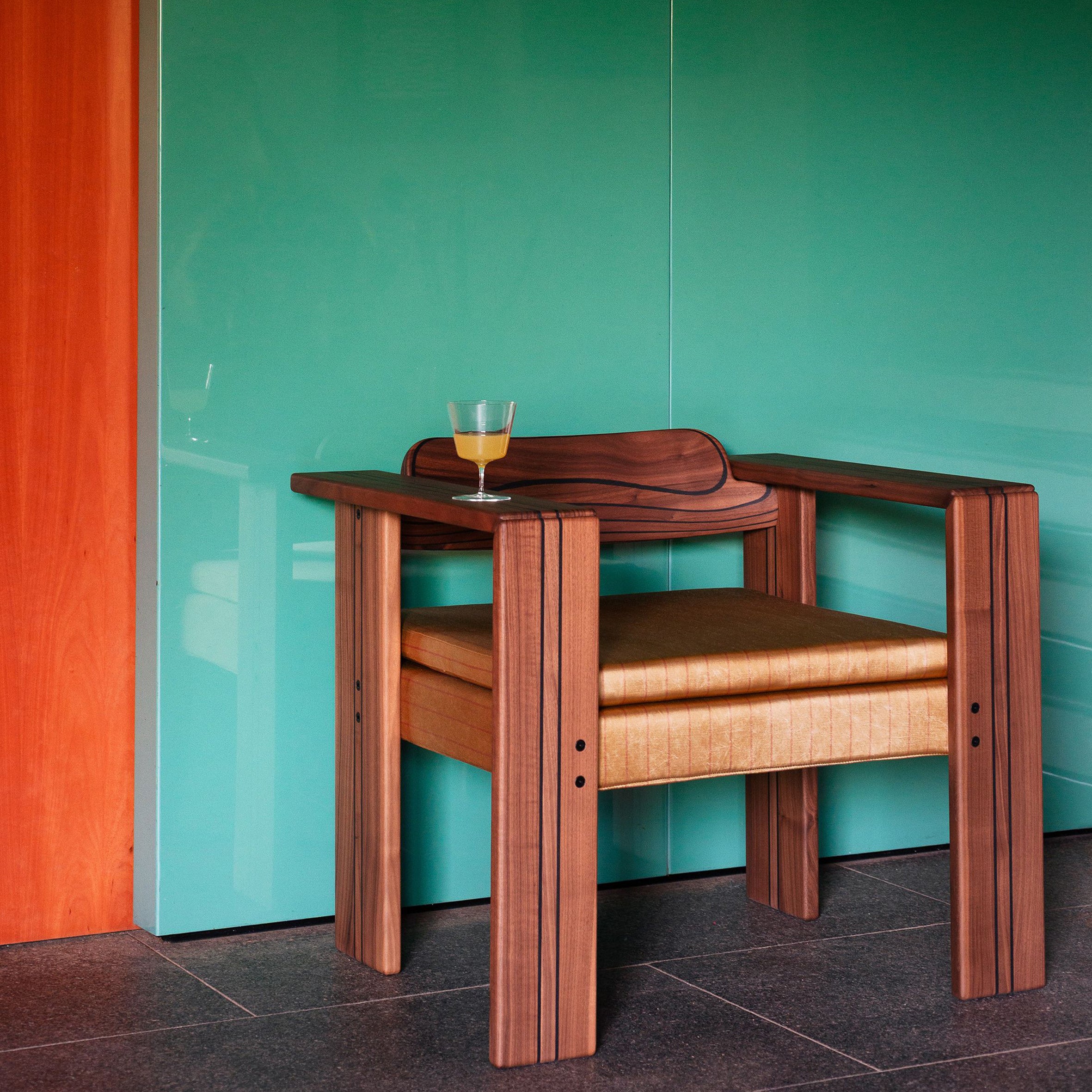Artona Armchair