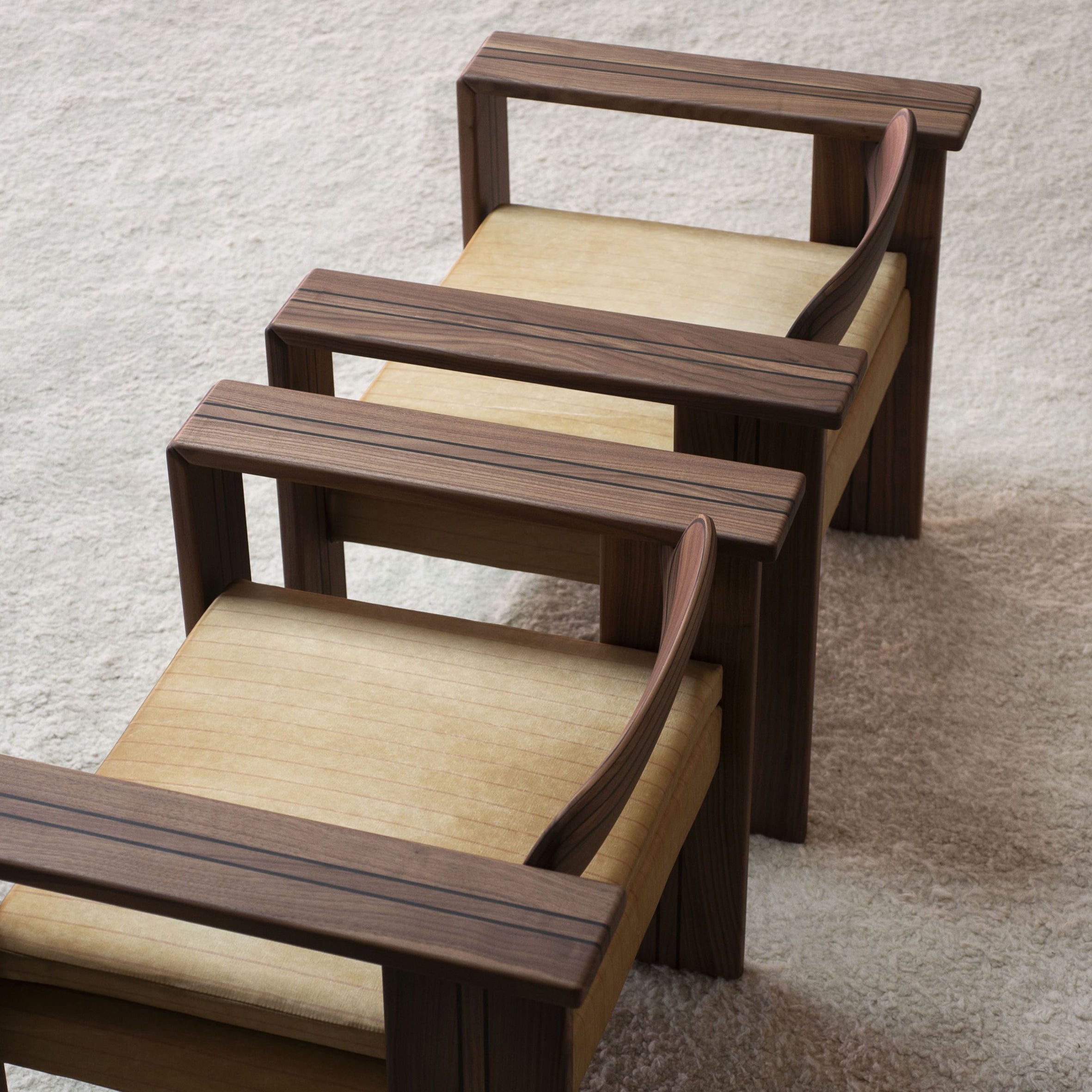 Artona Armchair