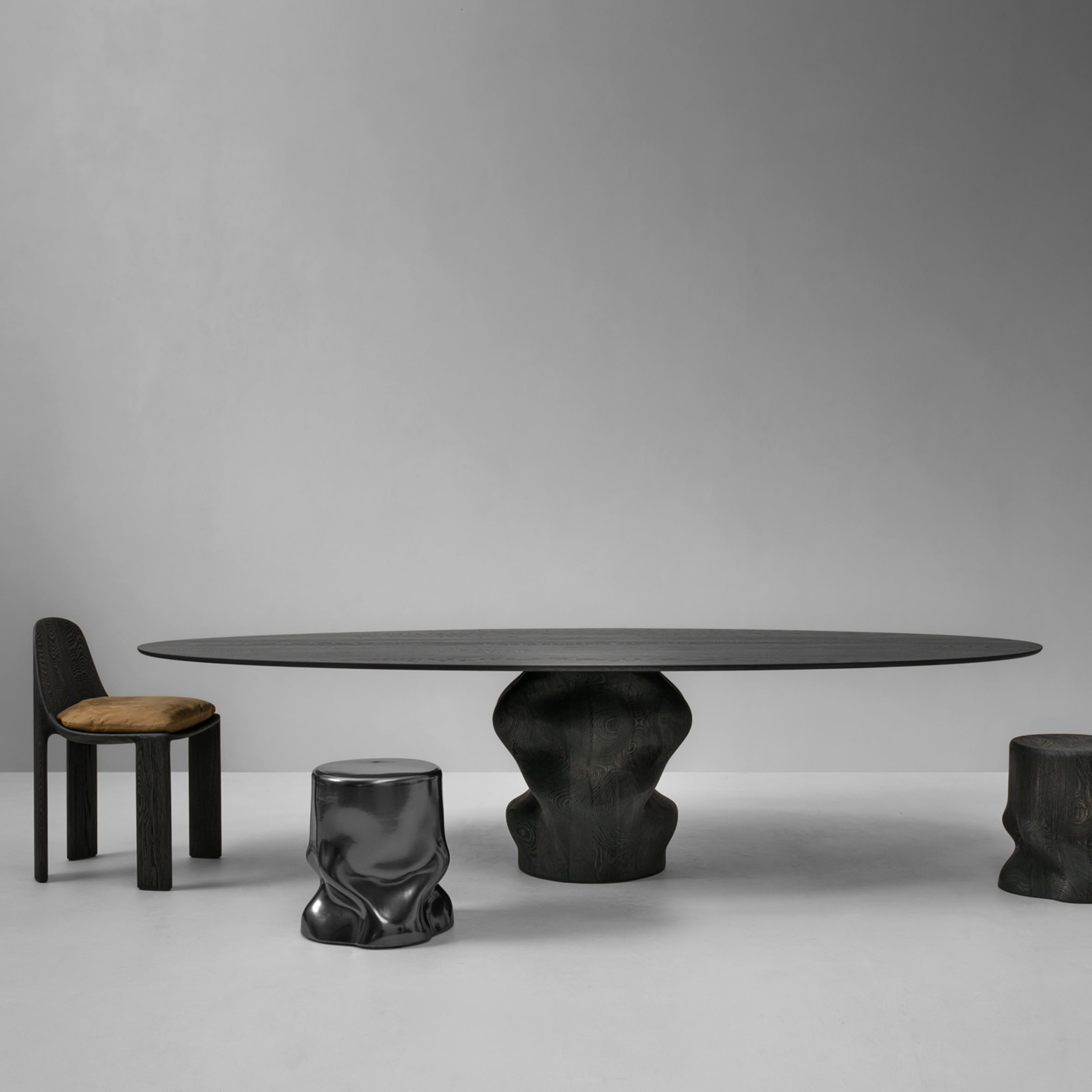 Datsu Oval Dining Table