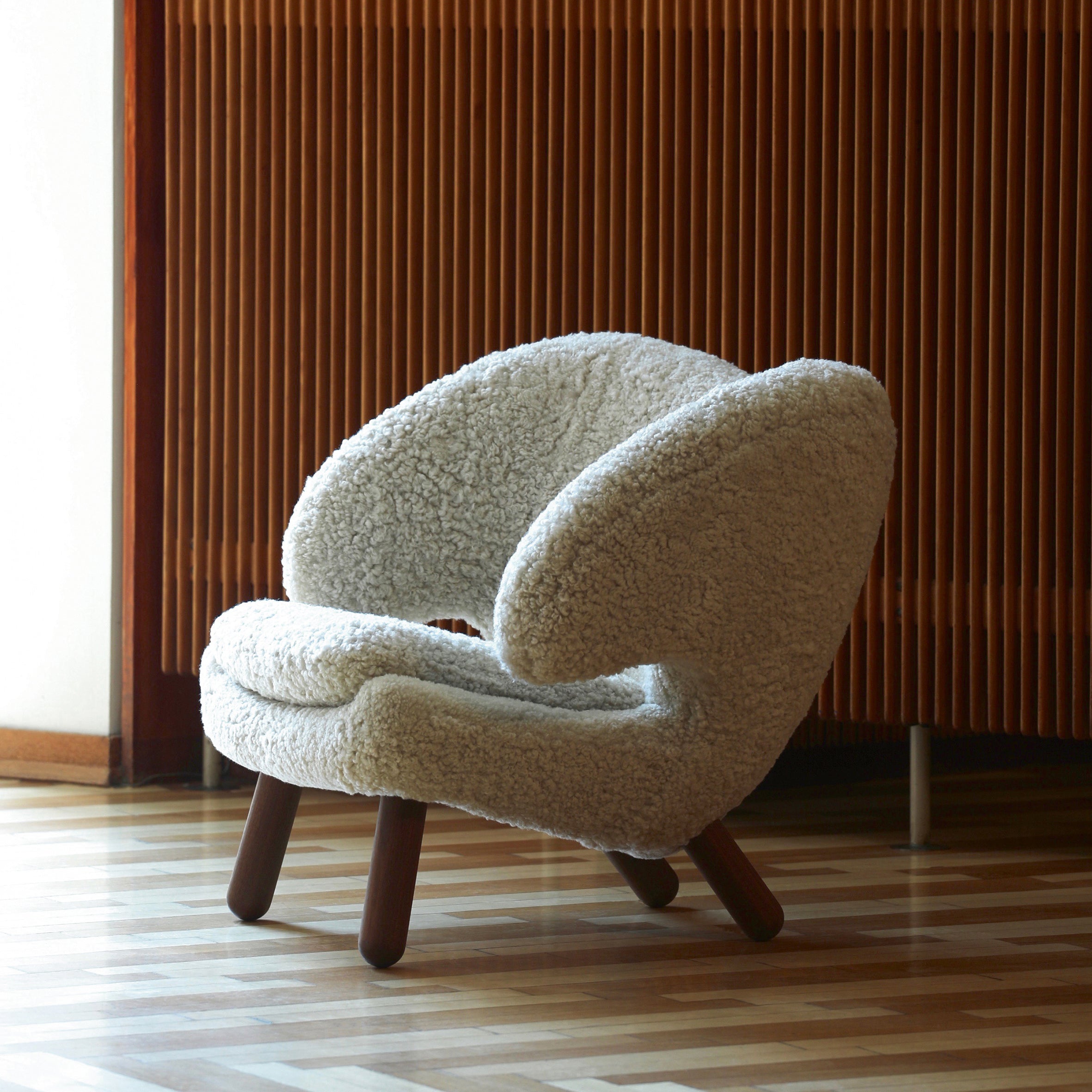 Pelican Lounge Chair - Sheepskin