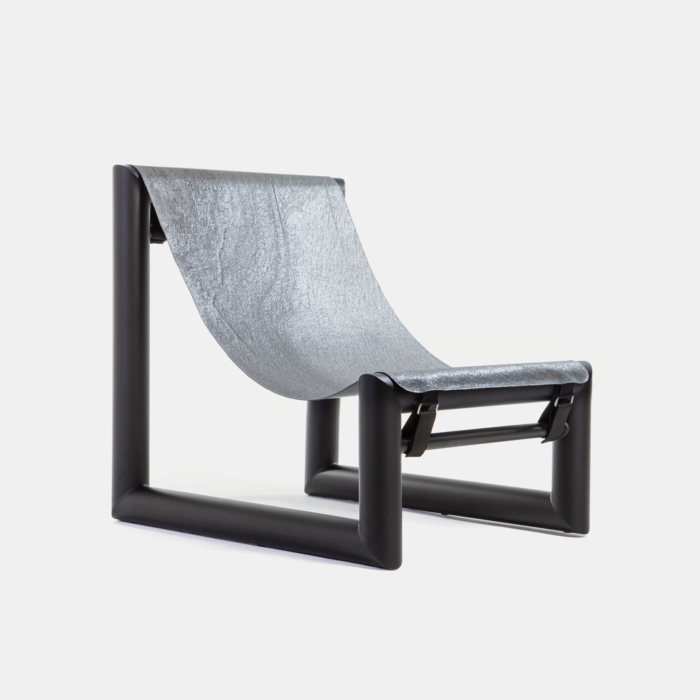 Bau Rouge Lounge Chair